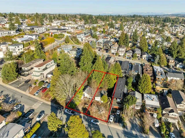 966 MAPLE STREET, White Rock 2