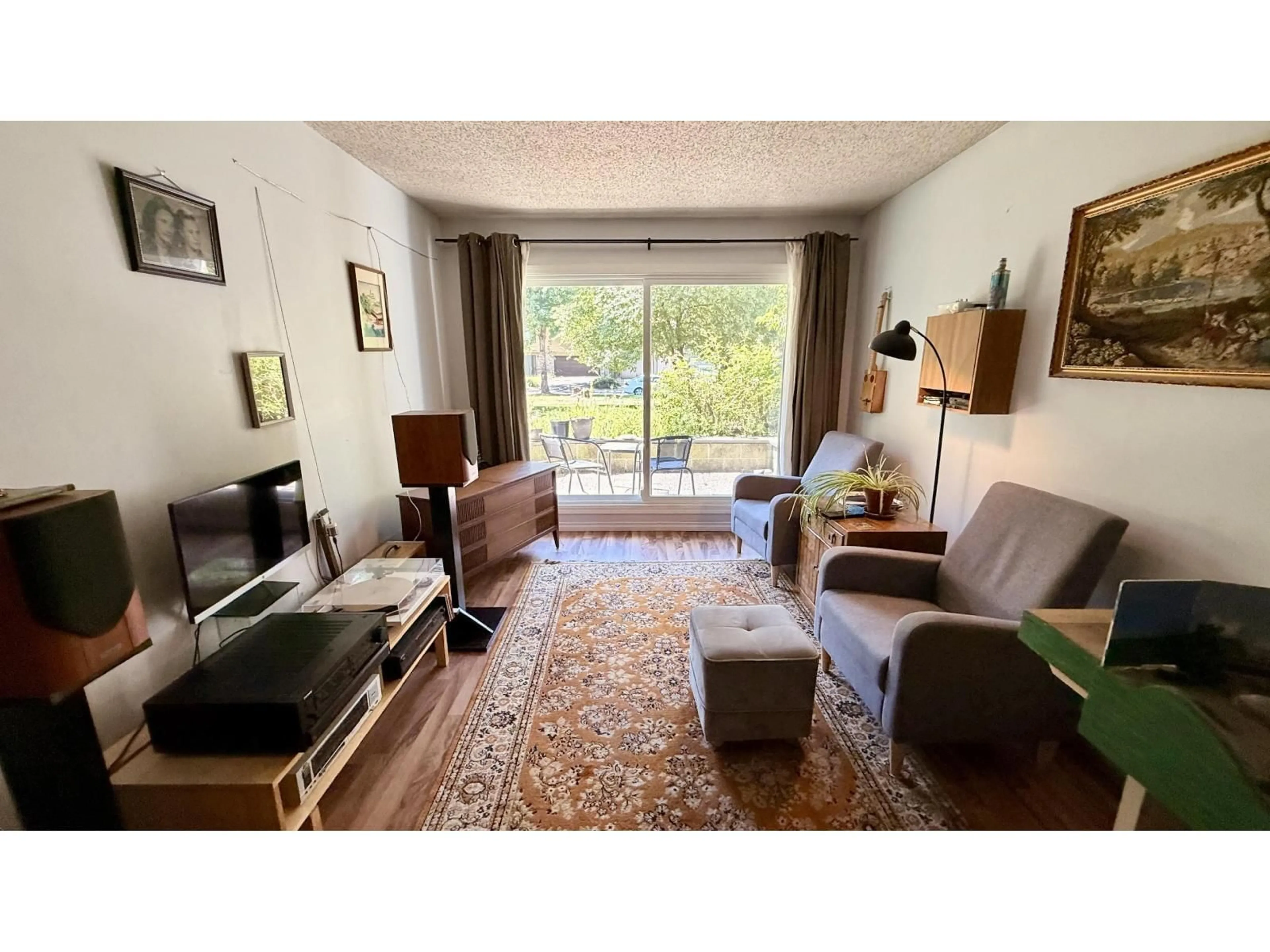 Living room with furniture, unknown for 108 - 9952 149 STREET, Surrey British Columbia V3R7W7