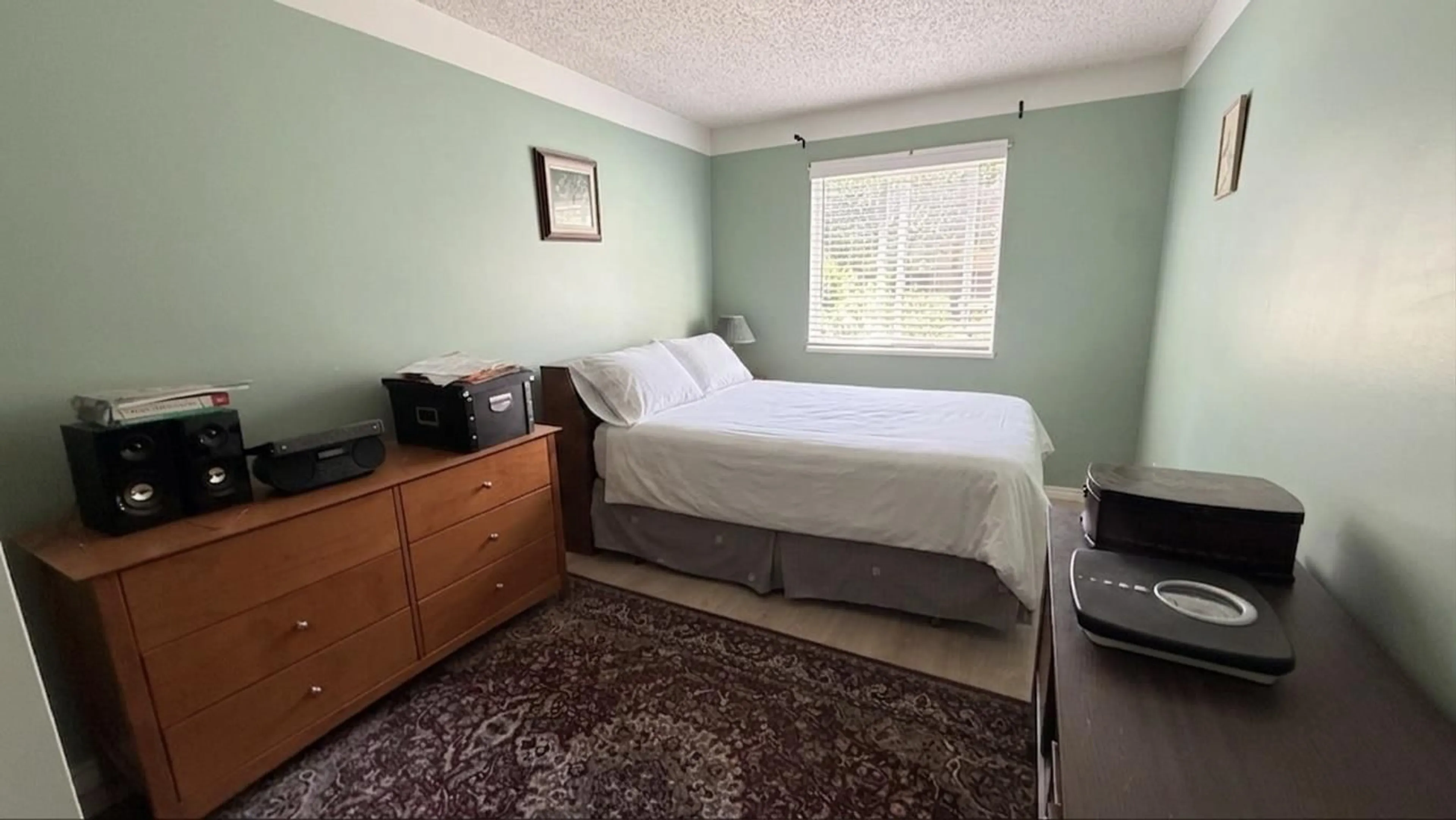 A pic of a room for 108 - 9952 149 STREET, Surrey British Columbia V3R7W7