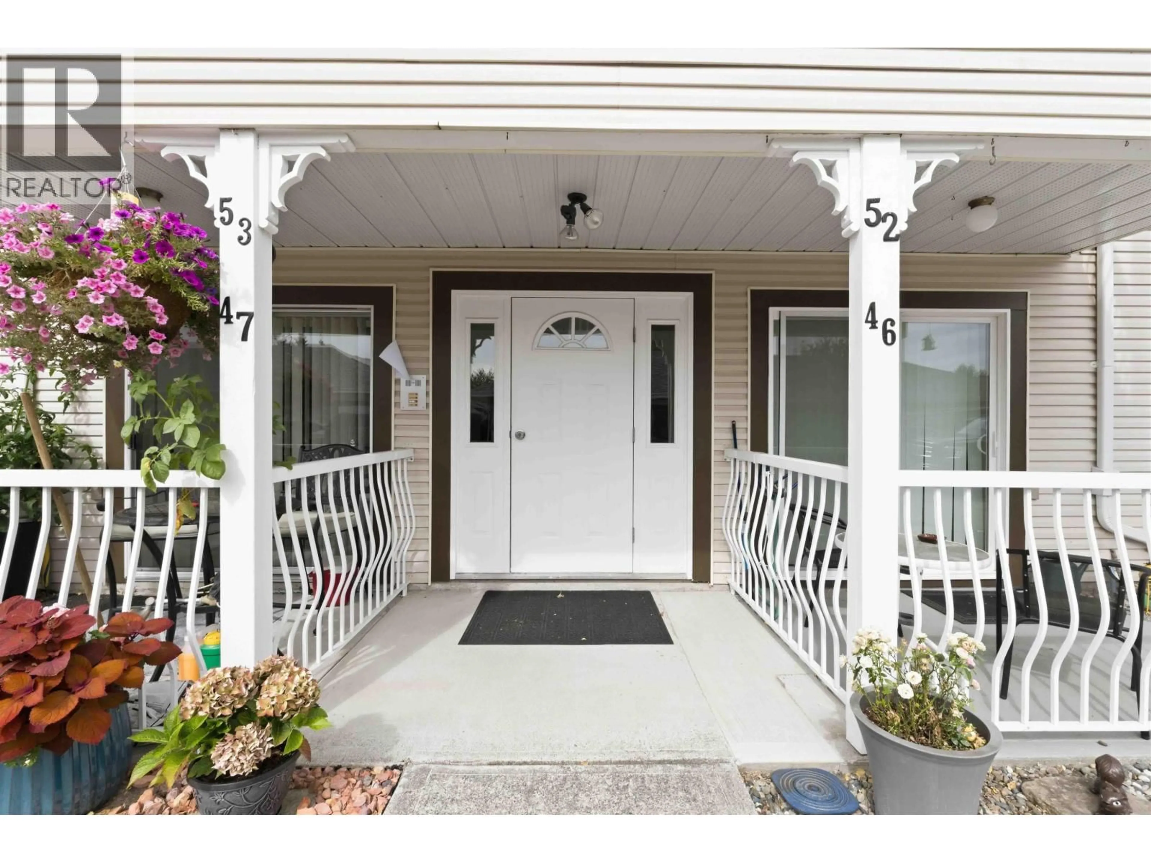 Indoor entryway for 46 - 20554 118 AVENUE, Maple Ridge British Columbia V2X0S3