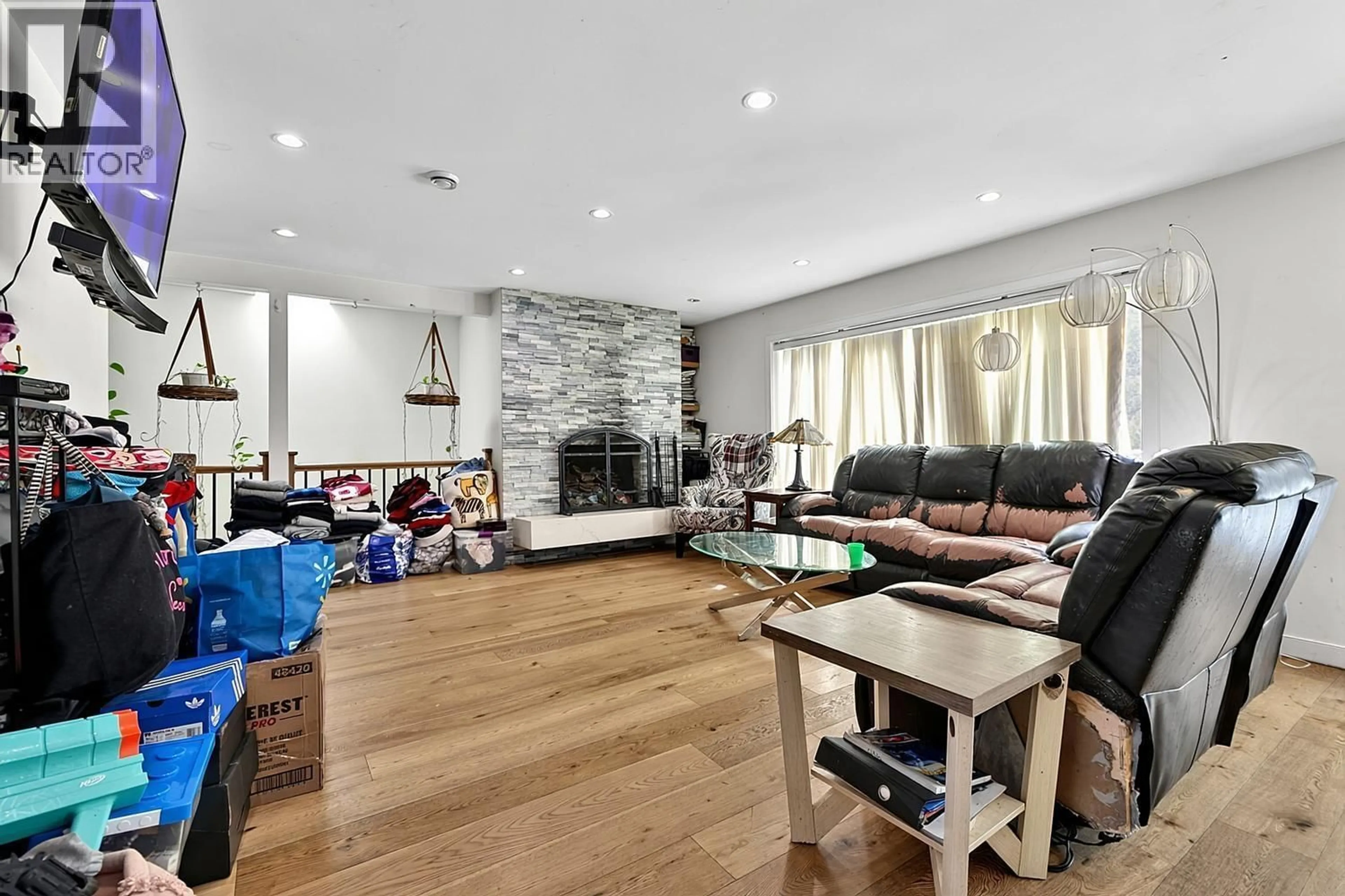 Living room with furniture, unknown for 5430 MELBOURNE STREET, Vancouver British Columbia V5R4L7