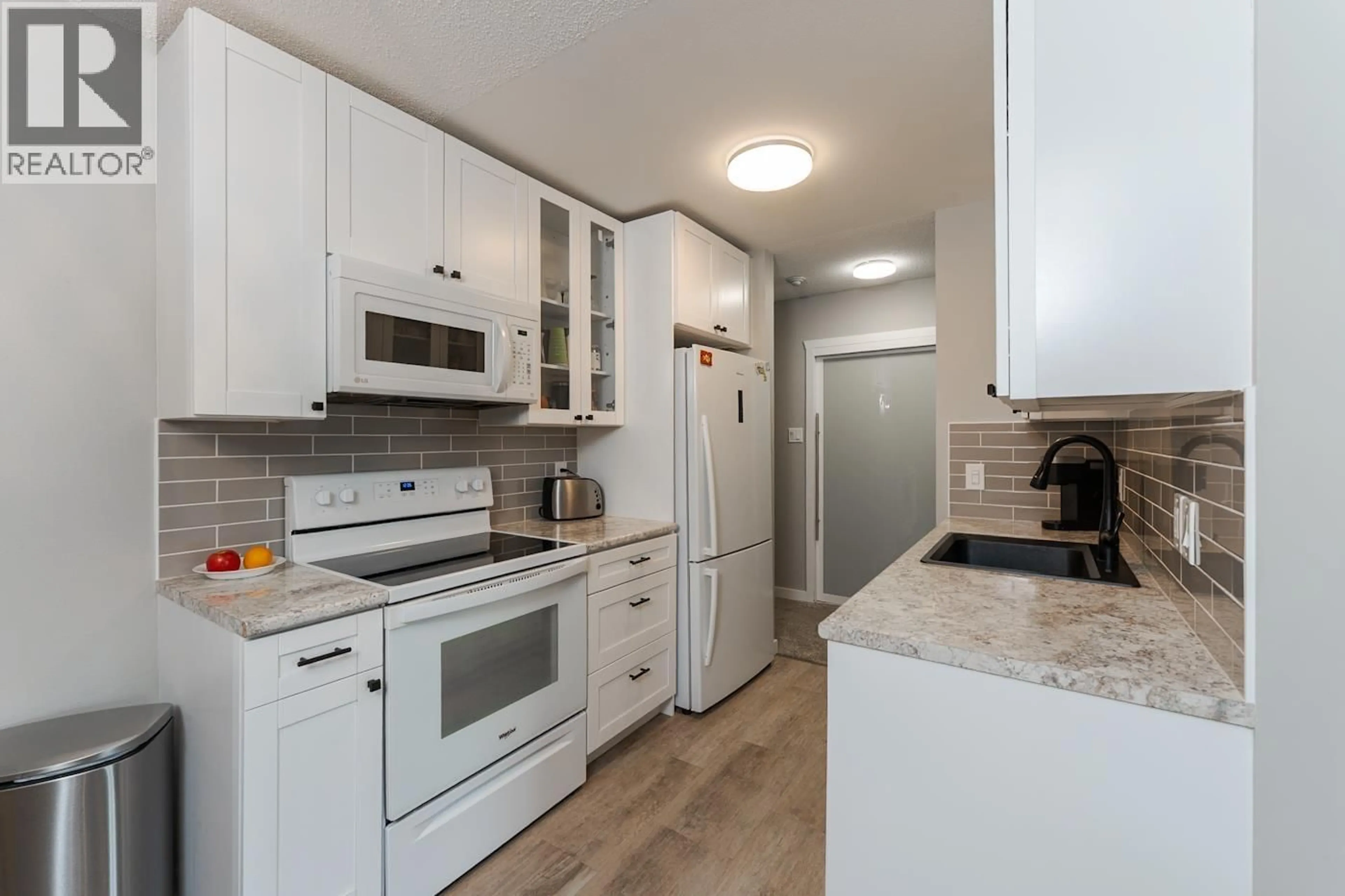 Standard kitchen, ceramic/tile floor for 206 - 2217 REGENTS CRESCENT, Prince George British Columbia V2L1E9