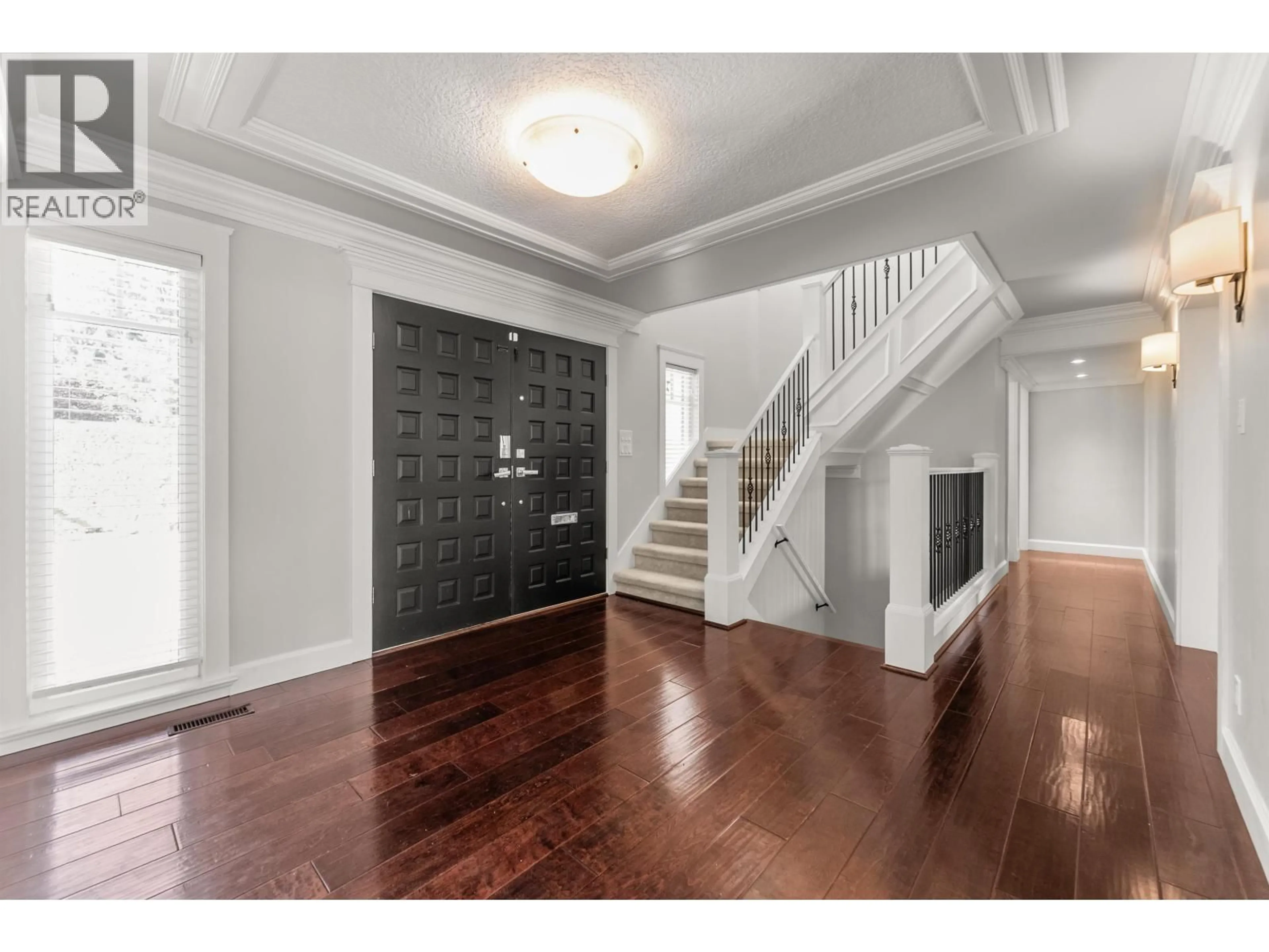 Indoor entryway for 1112 50B STREET, Delta British Columbia V4M2W1