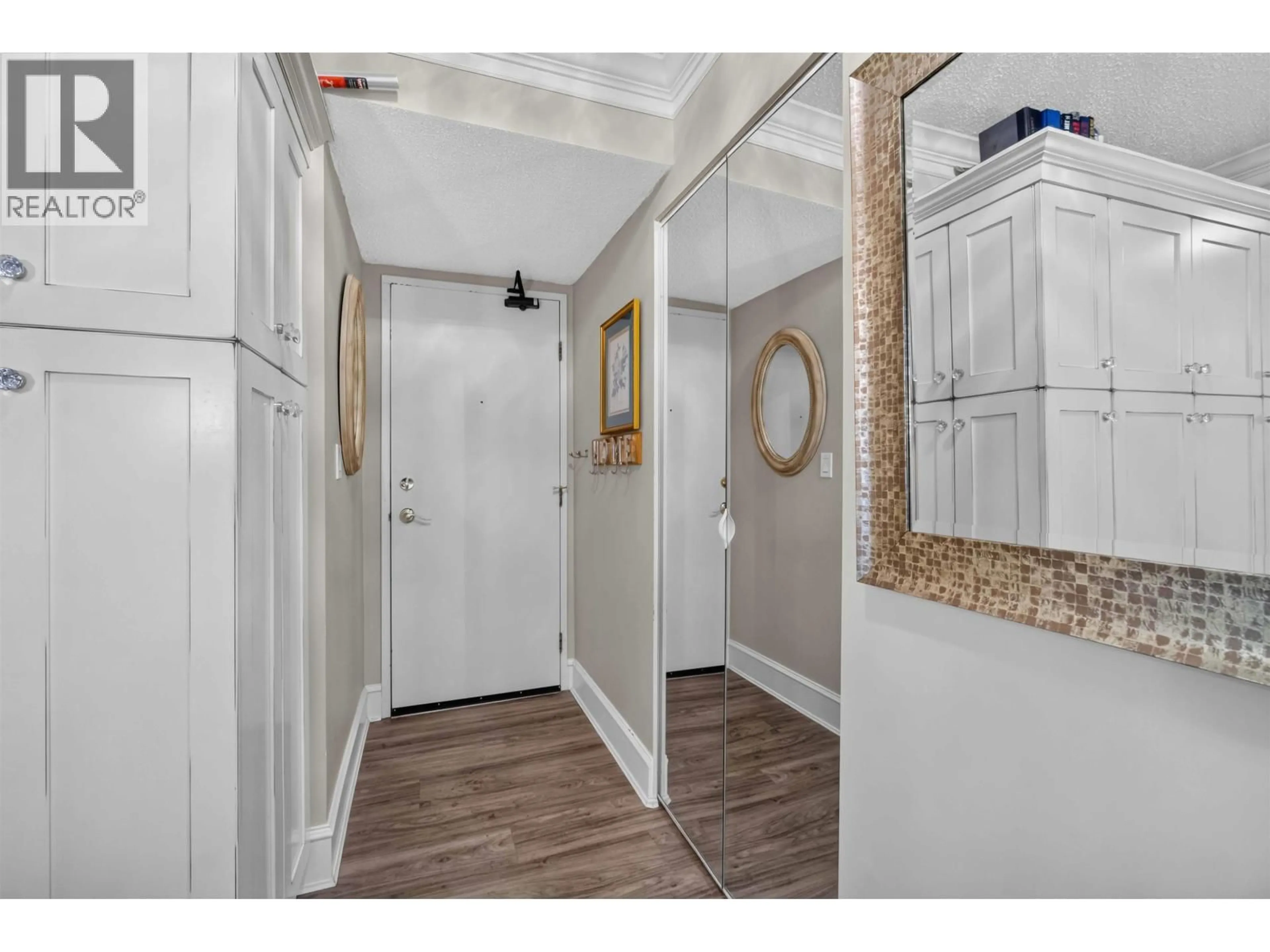 Indoor entryway for 108 - 1177 HOWIE AVENUE, Coquitlam British Columbia V3J1T9