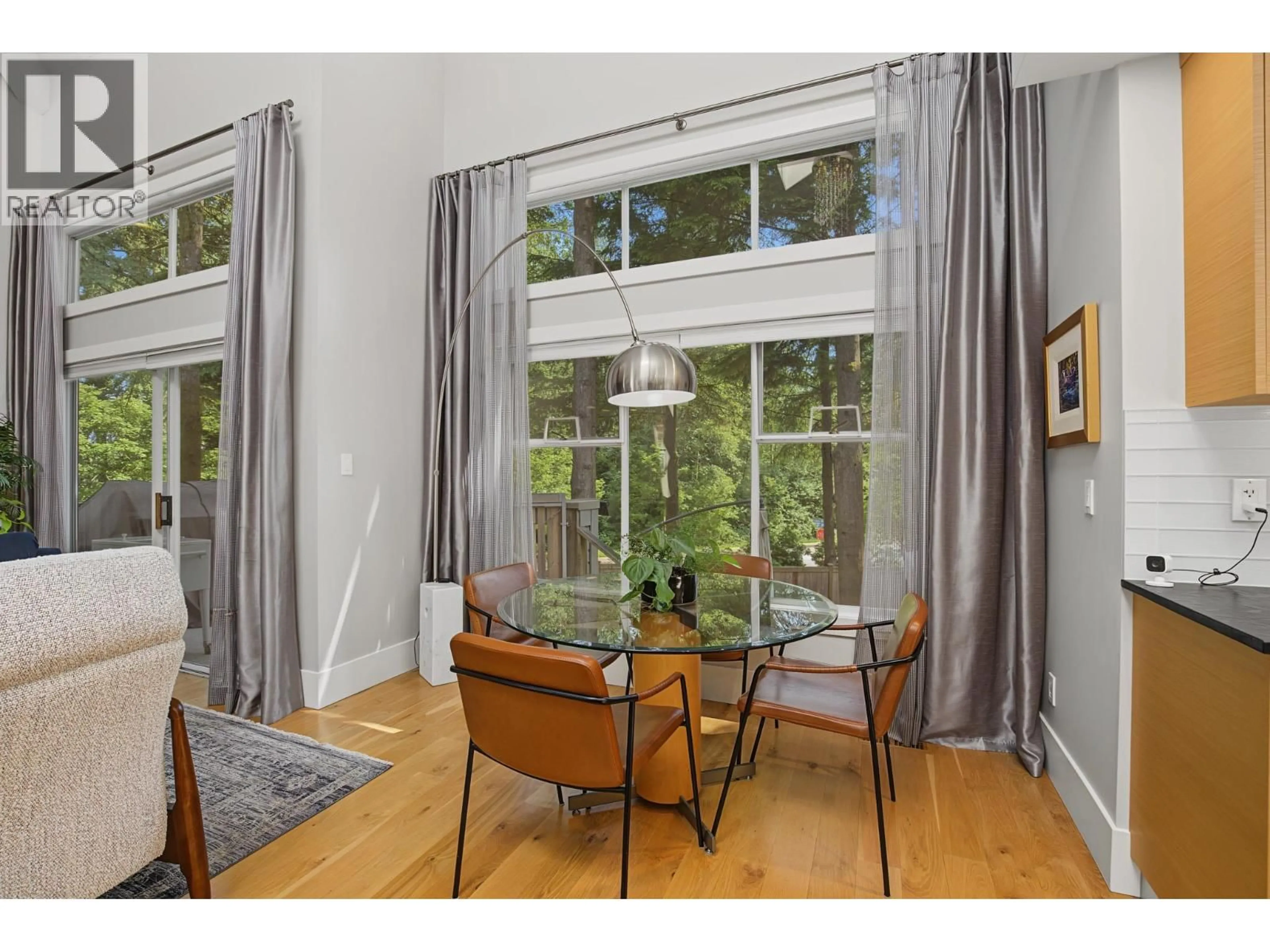 Dining room, wood/laminate floor for 20 - 1900 INDIAN RIVER CRESCENT, North Vancouver British Columbia V7G2R1