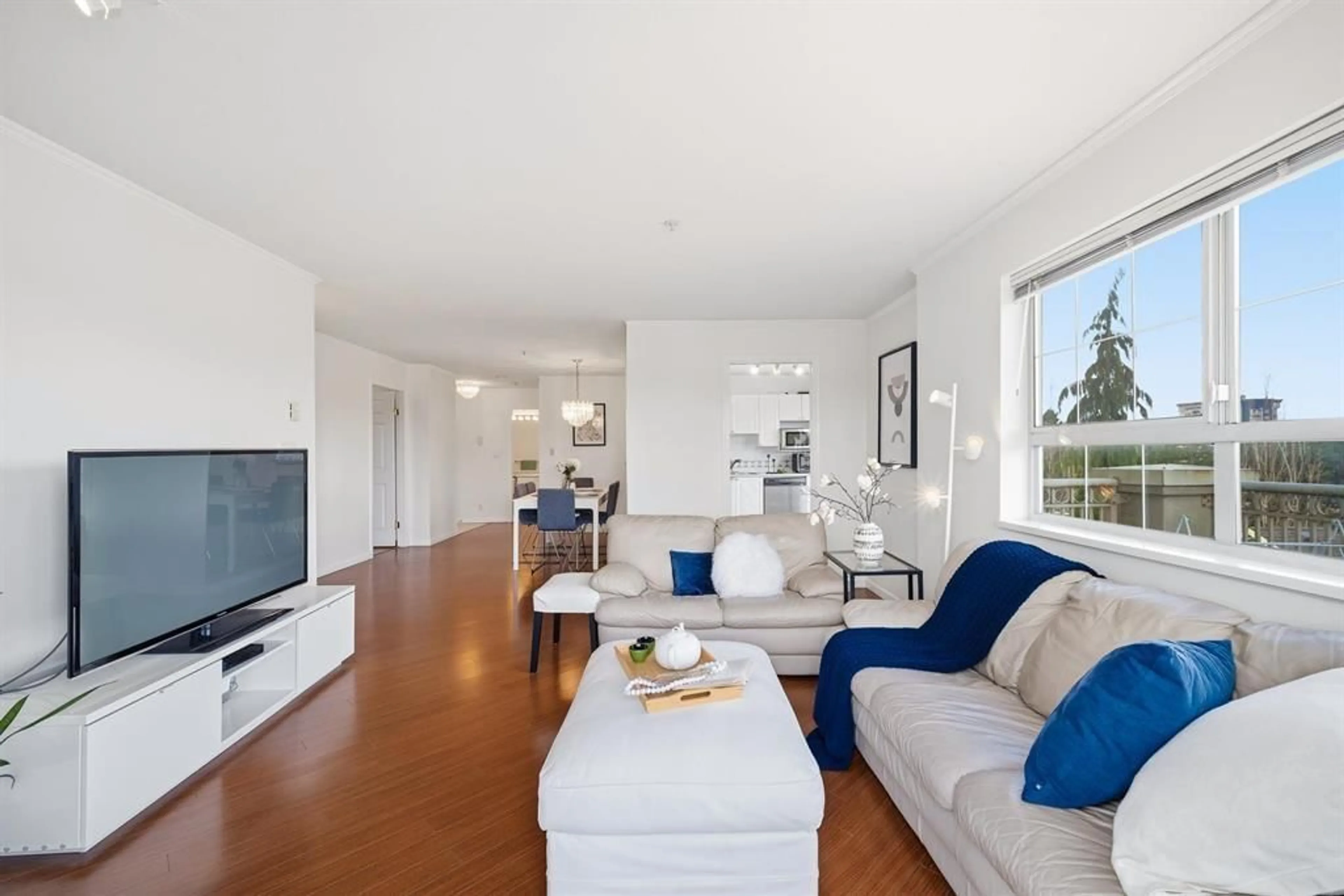 Living room with furniture, unknown for 407 - 15268 105 AVENUE, Surrey British Columbia V3R0W8