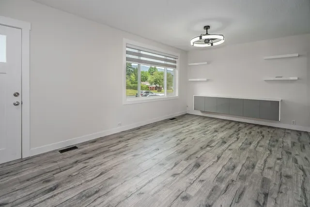 8762 BELLEVUE DRIVE, Chilliwack 5