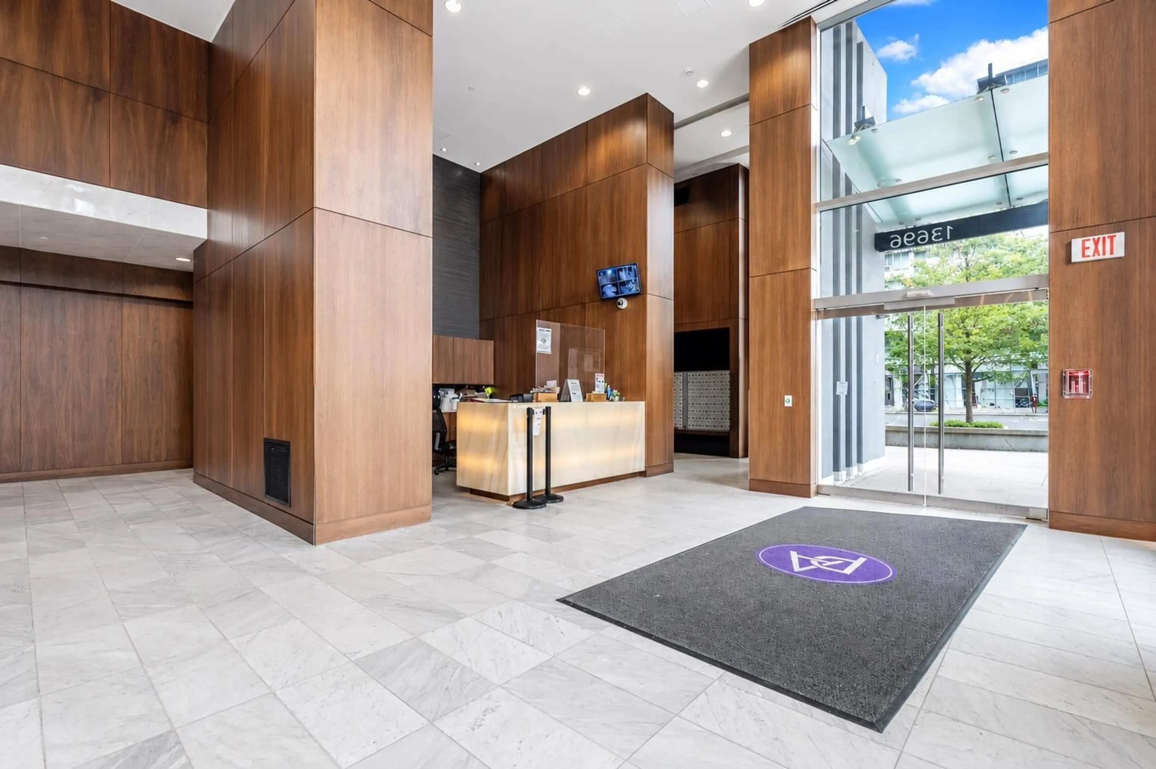 Indoor foyer for 4608 - 13696 100 AVENUE, Surrey British Columbia V3T0L5
