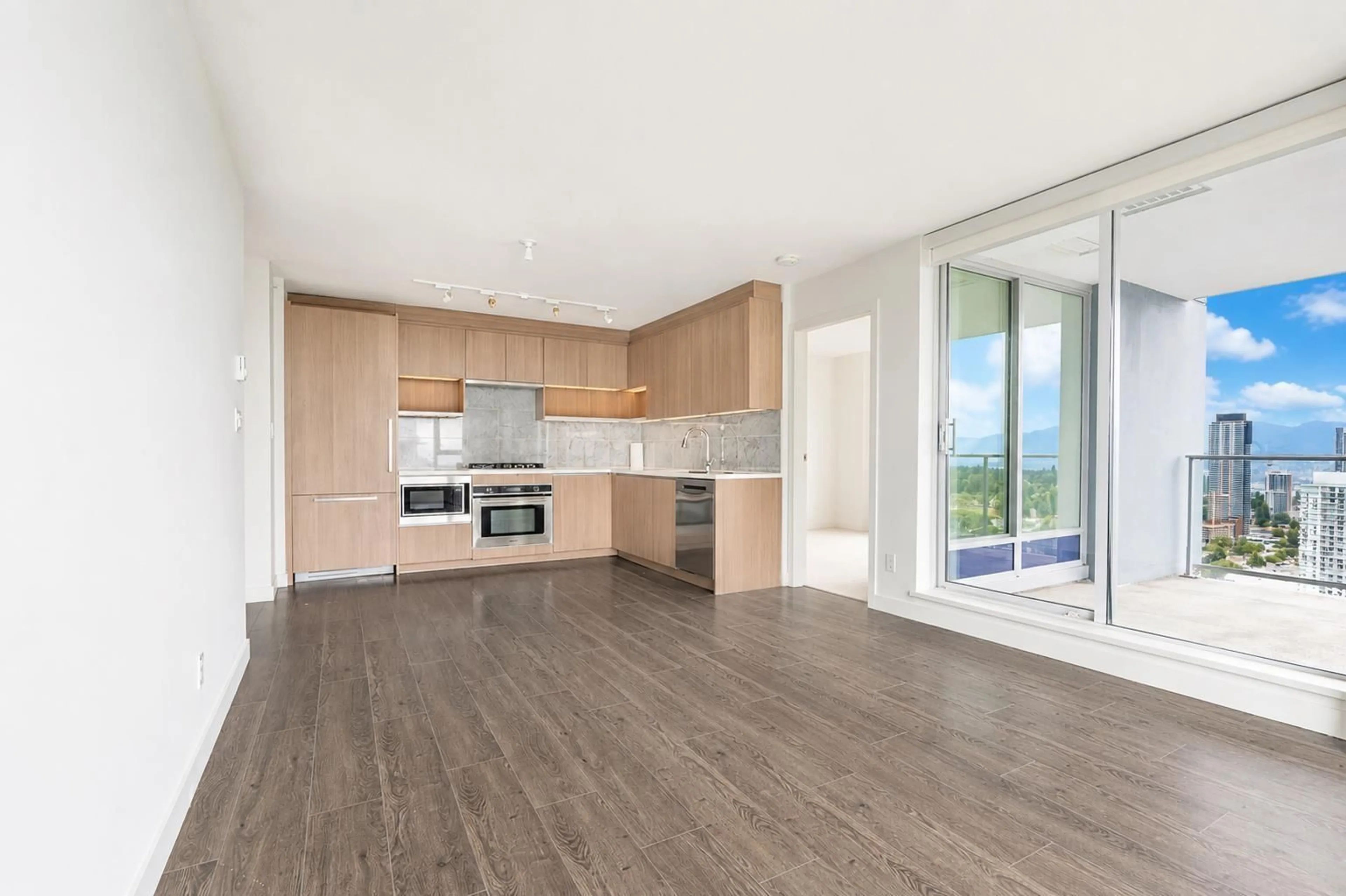 Open concept kitchen, unknown for 4608 - 13696 100 AVENUE, Surrey British Columbia V3T0L5