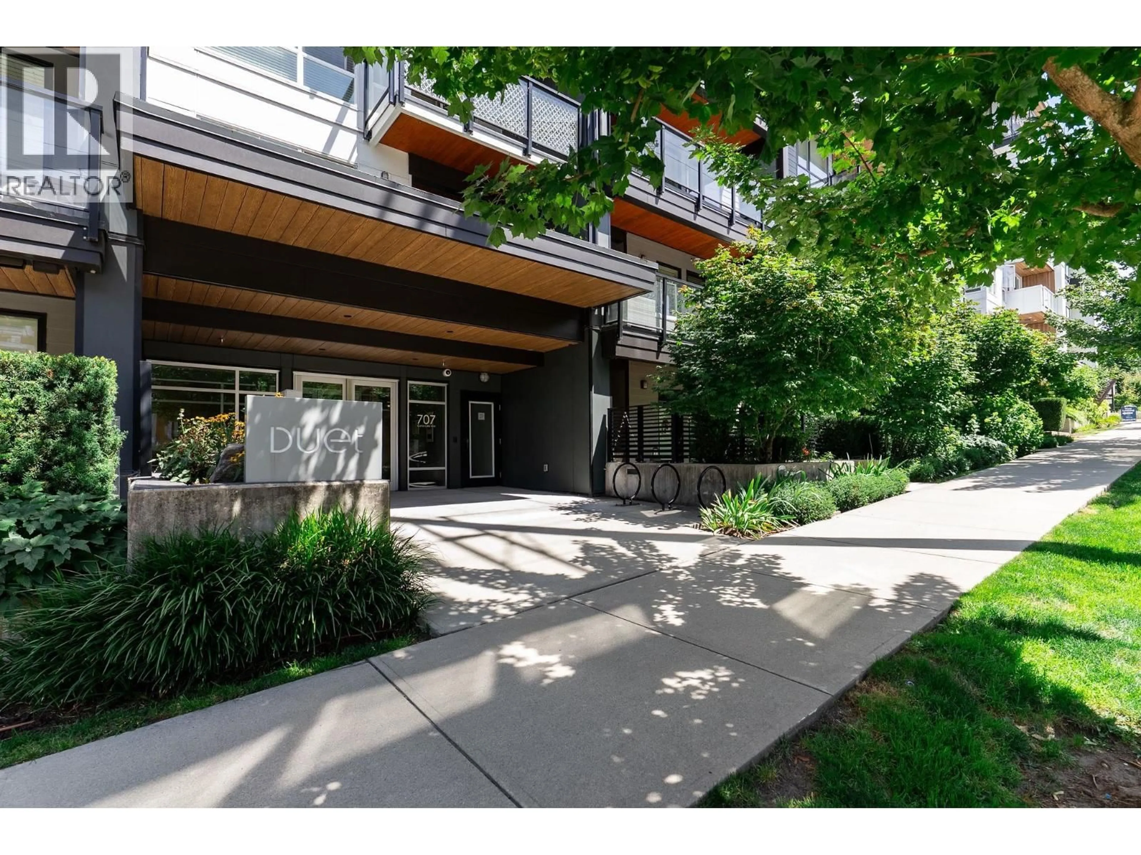 Indoor foyer for 206 - 707 COMO LAKE AVENUE, Coquitlam British Columbia V3J0J5