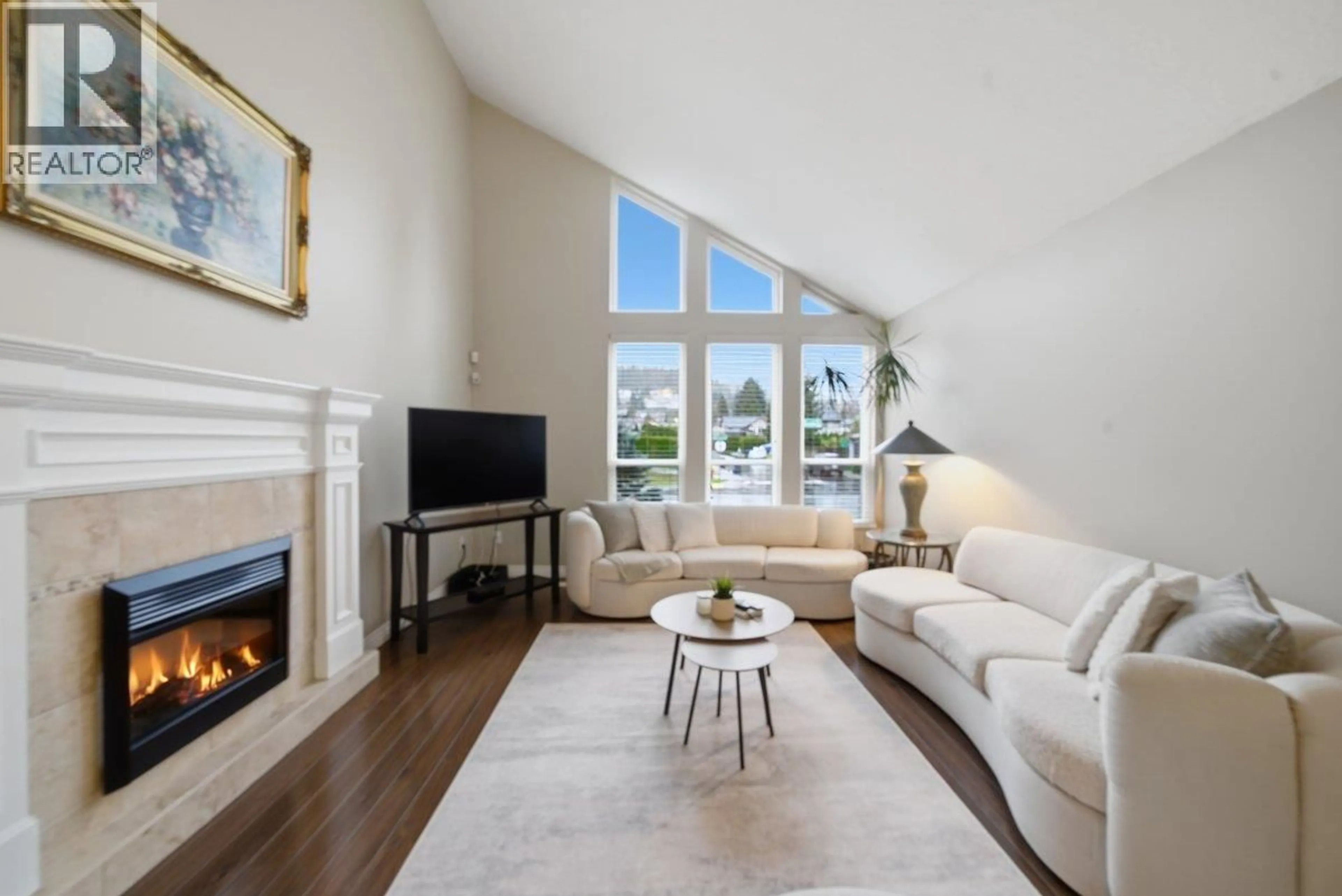 Living room with furniture, unknown for 2808 MCCOOMB DRIVE, Coquitlam British Columbia V3B6B3