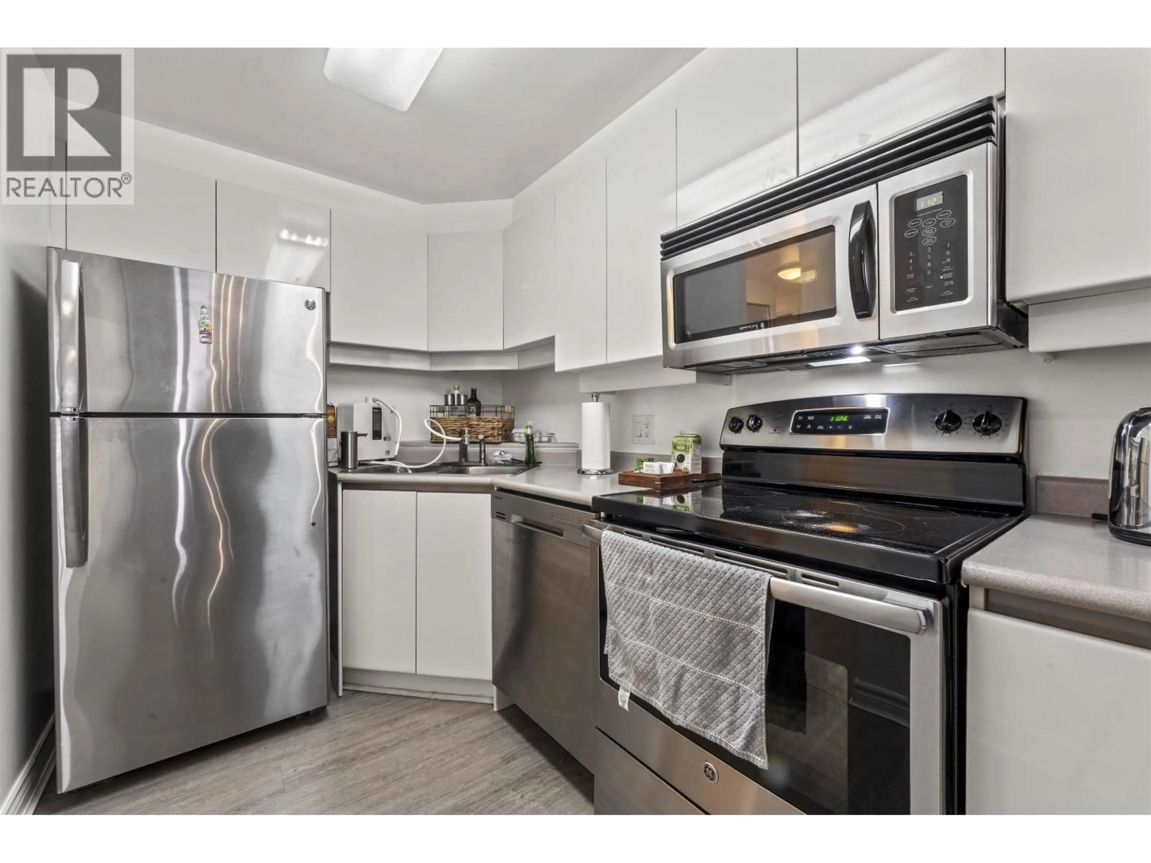 Standard kitchen, unknown for 2102 - 930 CAMBIE STREET, Vancouver British Columbia V6B5X6