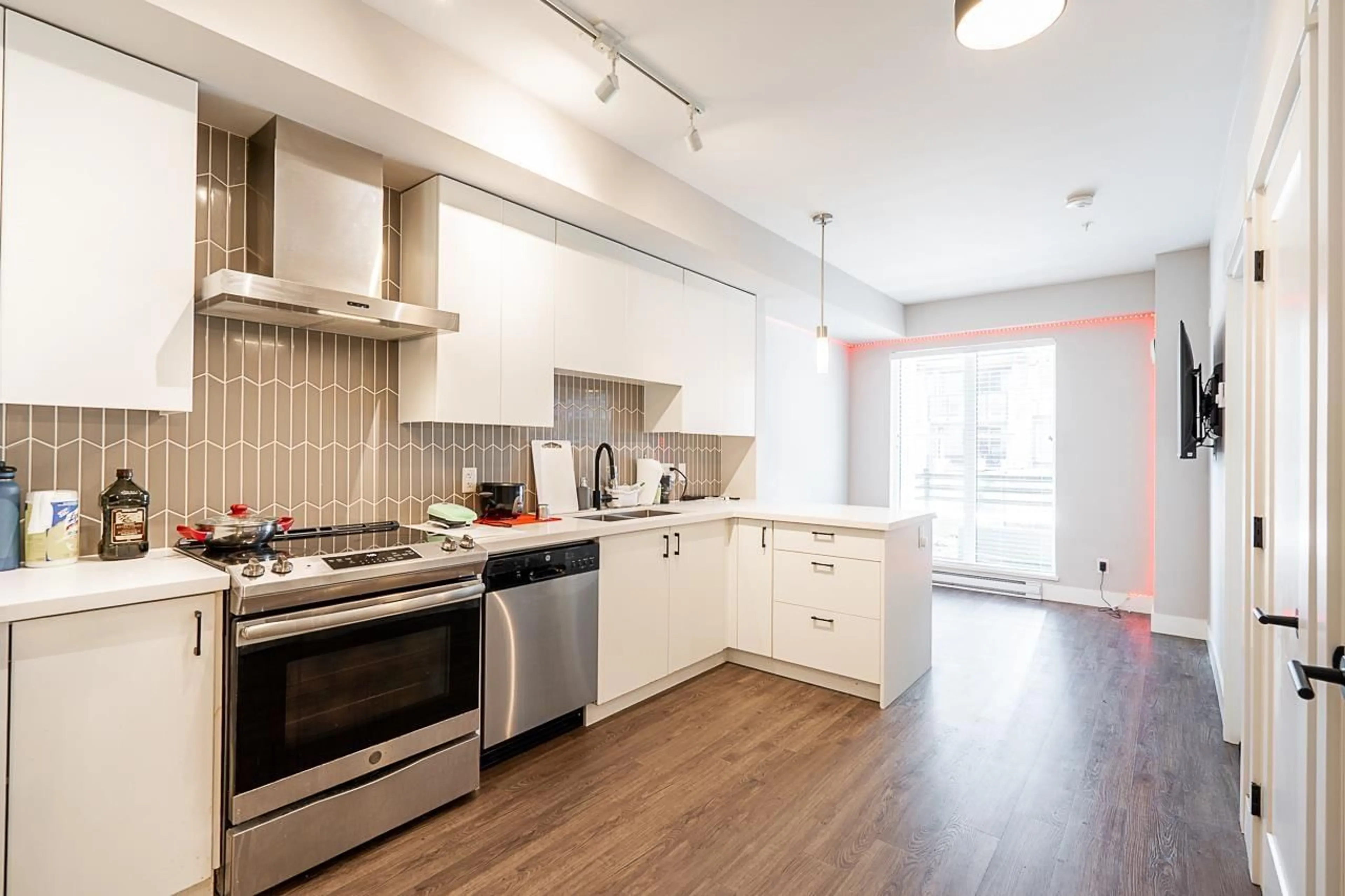 Open concept kitchen, unknown for A114 - 20838 78B AVENUE, Langley British Columbia V2Y3M1