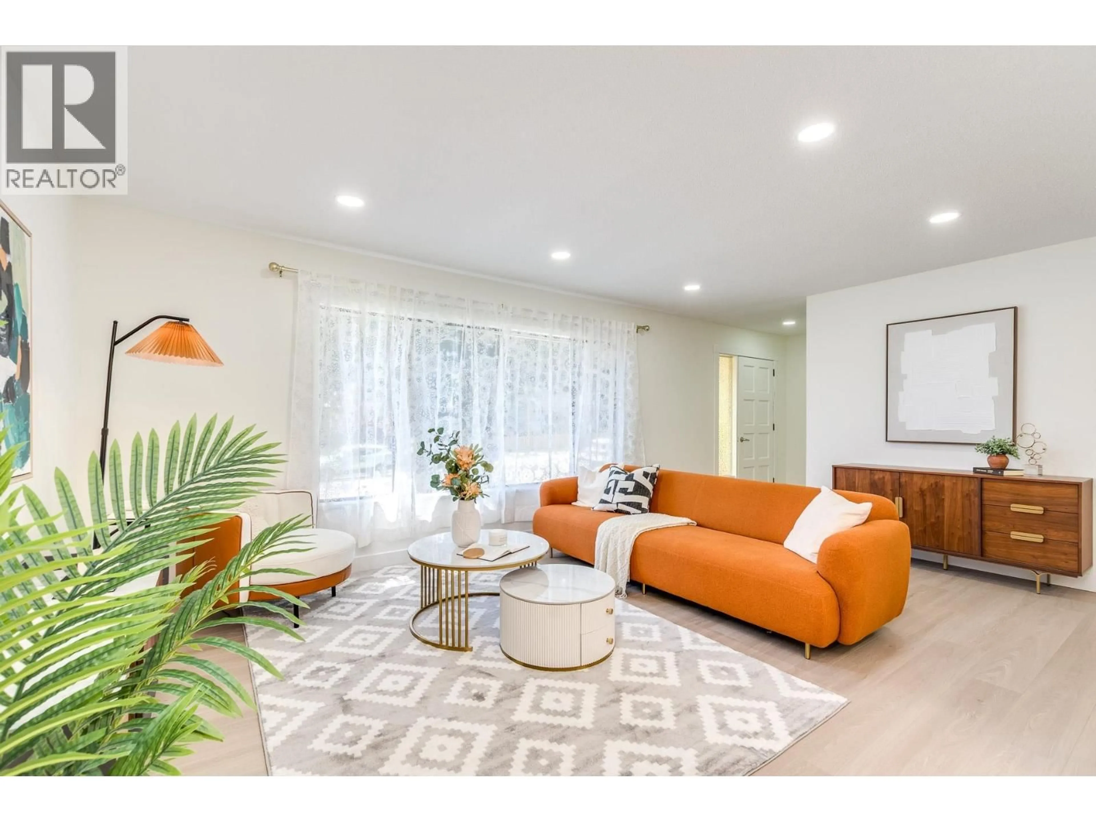 Living room with furniture, unknown for 2155 RINDALL AVENUE, Port Coquitlam British Columbia V3C1T9