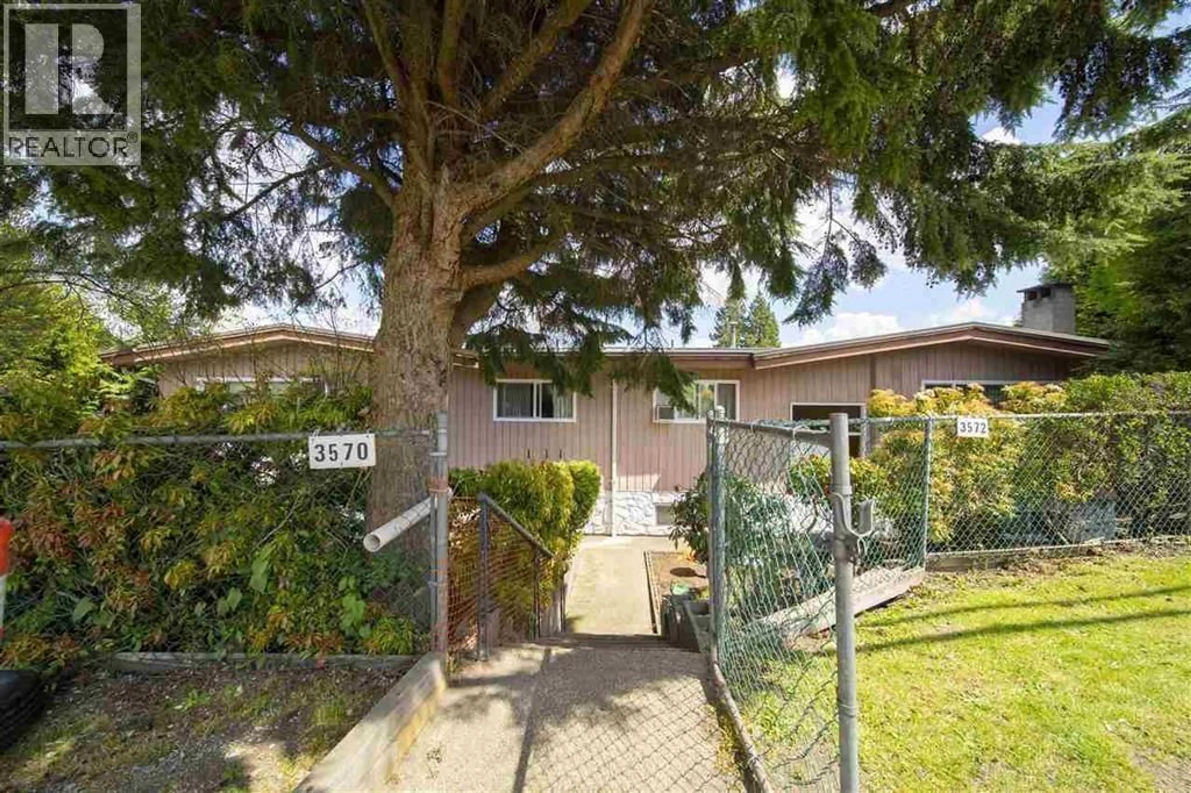 A pic from outside/outdoor area/front of a property/back of a property/a pic from drone, street for 3570 DOUGLAS ROAD, Burnaby British Columbia V5G3P3