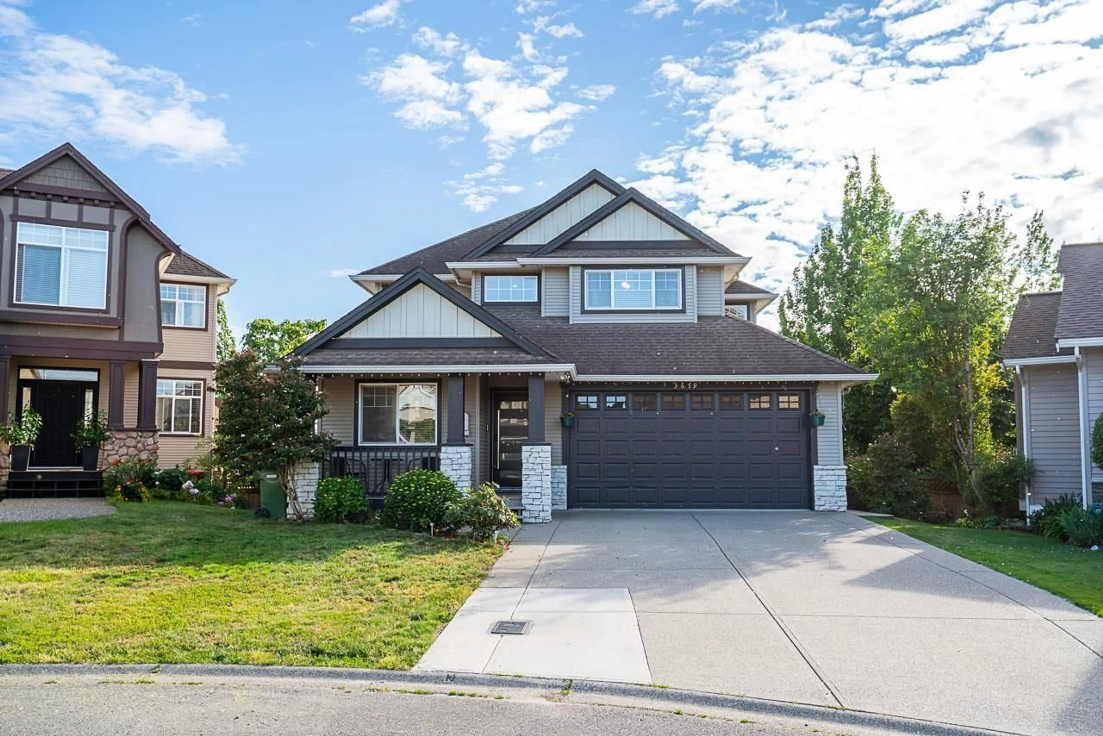 Home with vinyl exterior material, street for 3659 GREENDALE COURT, Abbotsford British Columbia V2T6X7