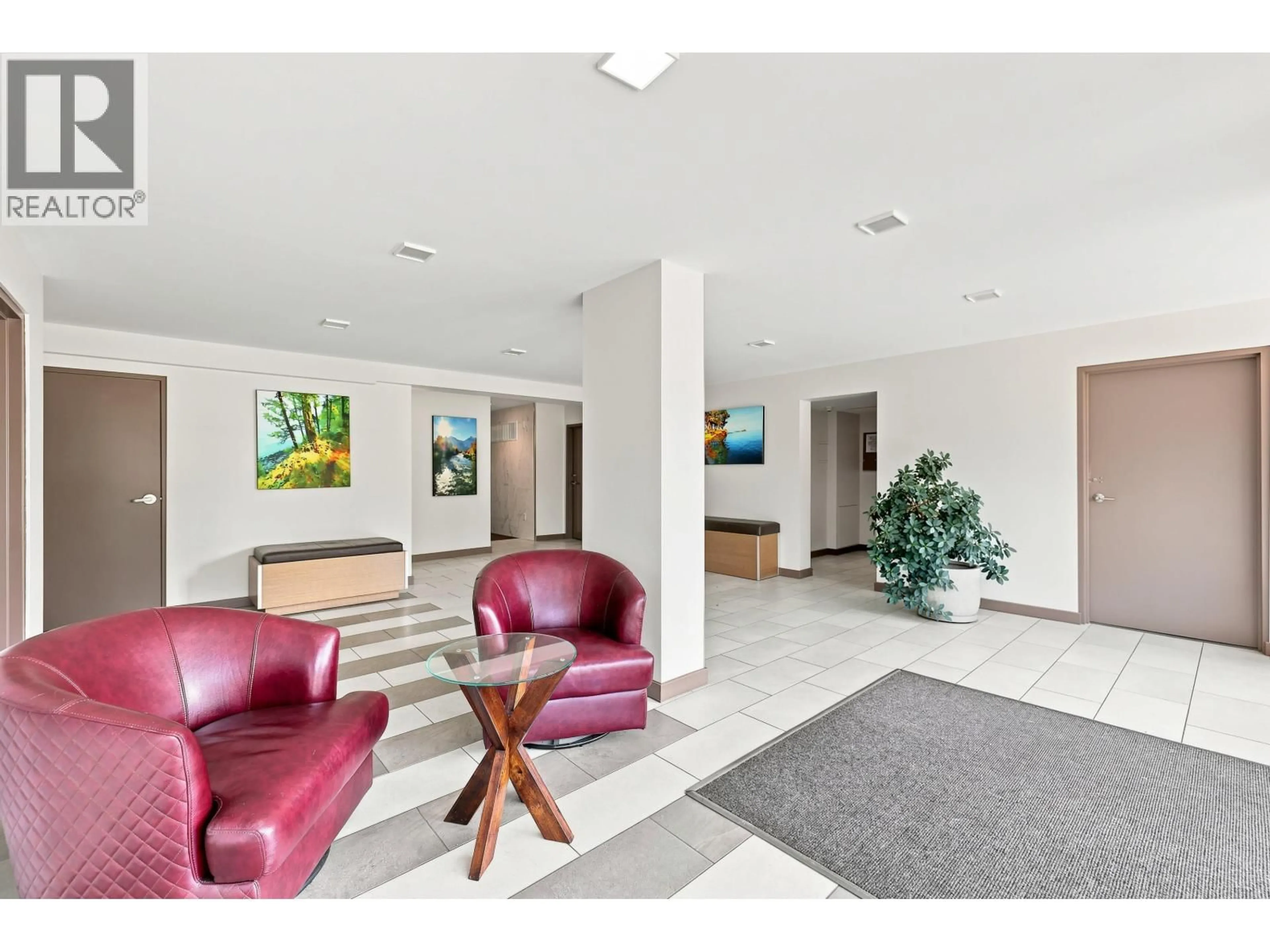 Indoor foyer for 803 - 140 KEITH ROAD, North Vancouver British Columbia V7L4M9