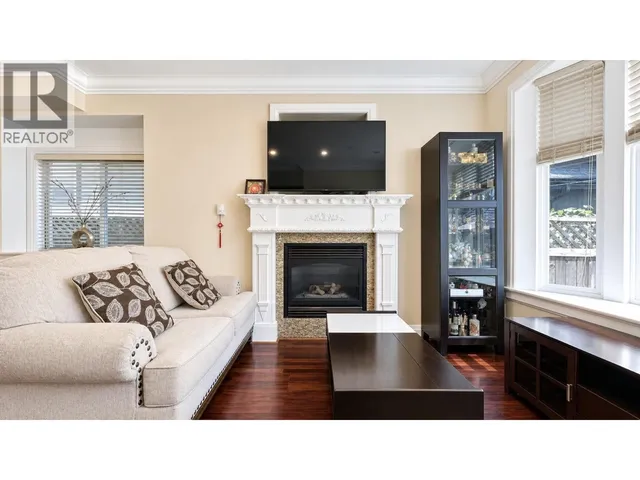 8318 FREMLIN STREET, Vancouver 4