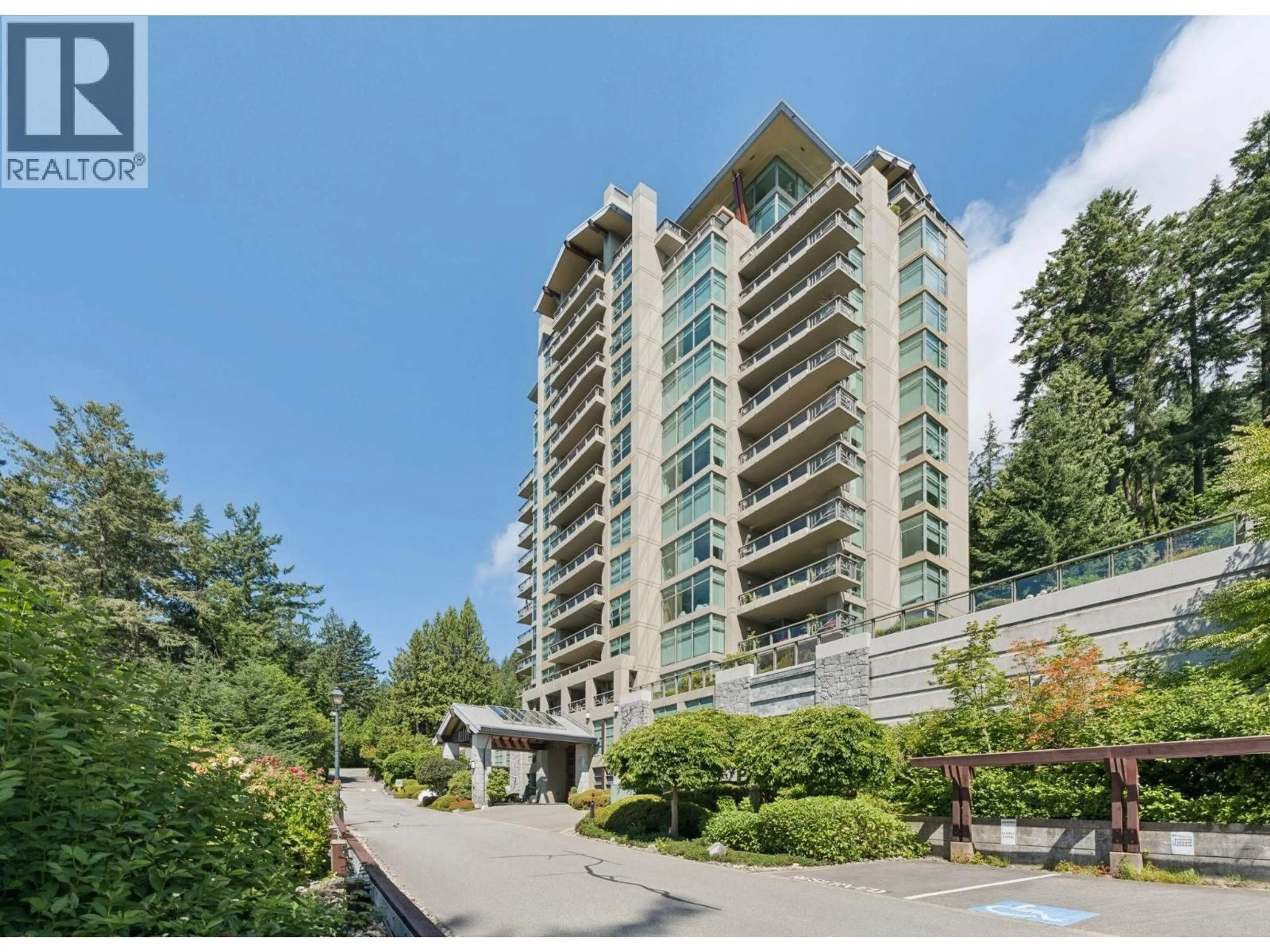 A pic from outside/outdoor area/front of a property/back of a property/a pic from drone, unknown for 902 - 3355 CYPRESS PLACE, West Vancouver British Columbia V7S3J9