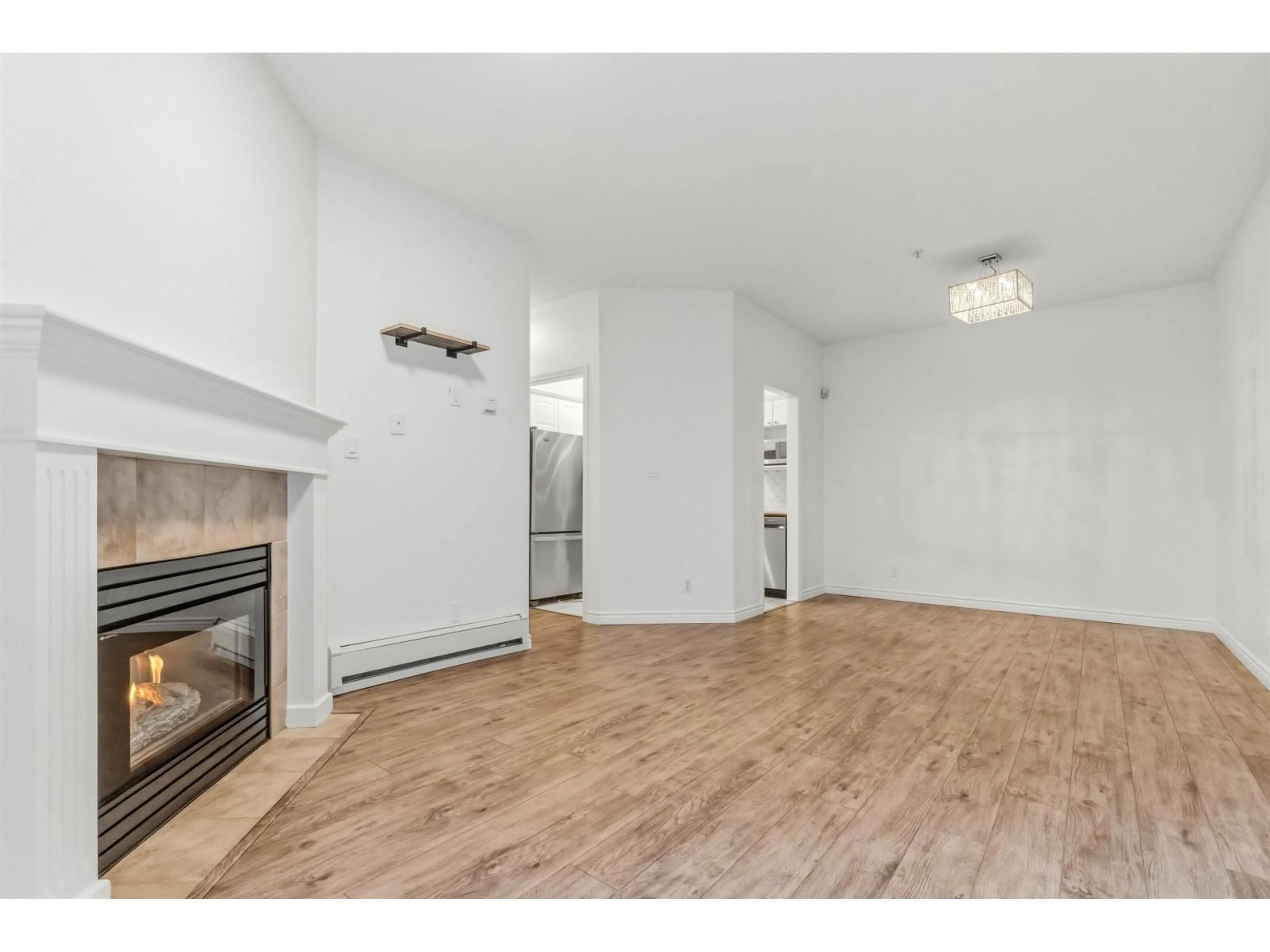 A pic of a room for 203 - 8142 120A STREET, Surrey British Columbia V3W0N1