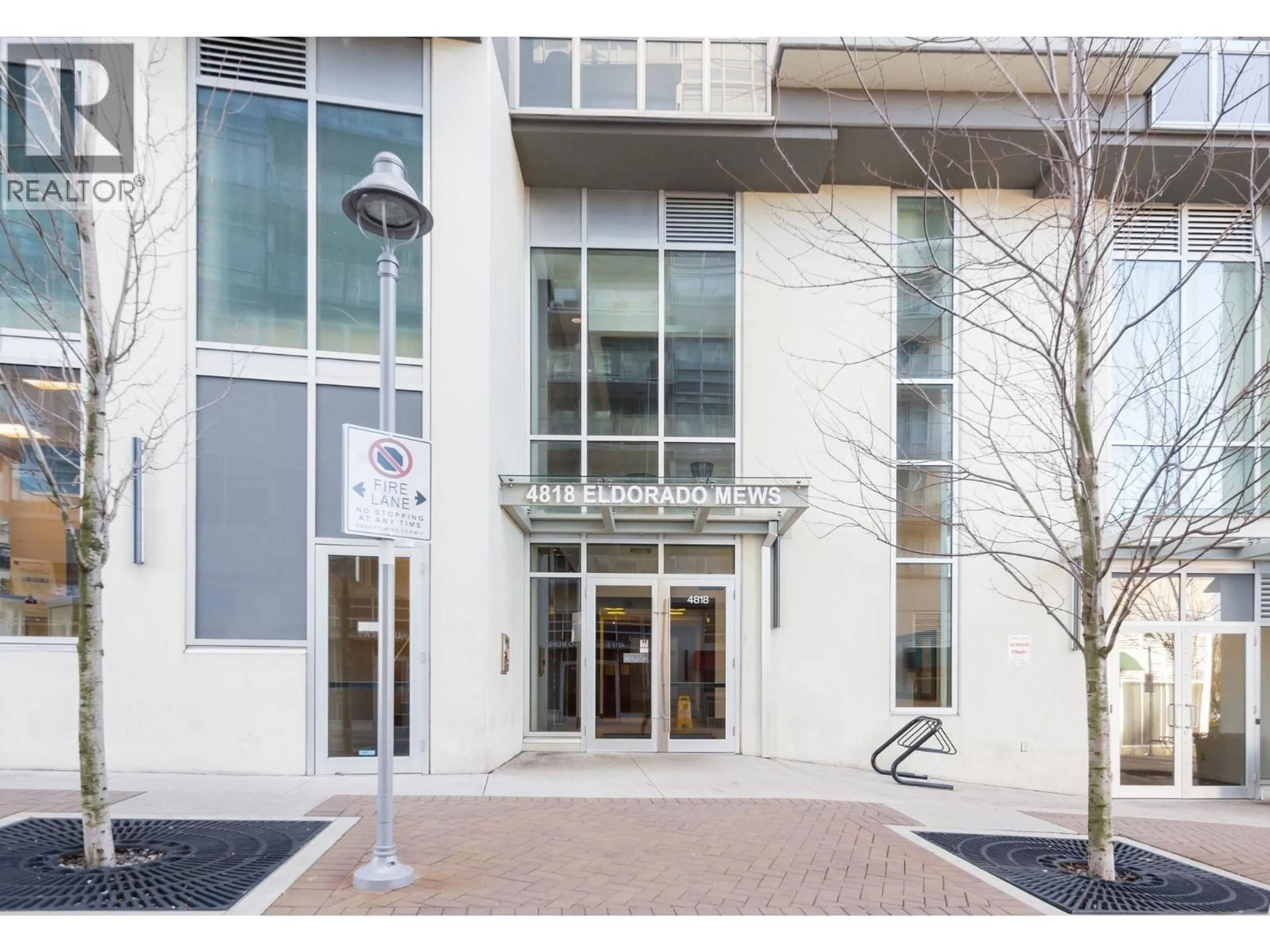 Indoor foyer for 220 - 4818 ELDORADO MEWS, Vancouver British Columbia V5R0B3