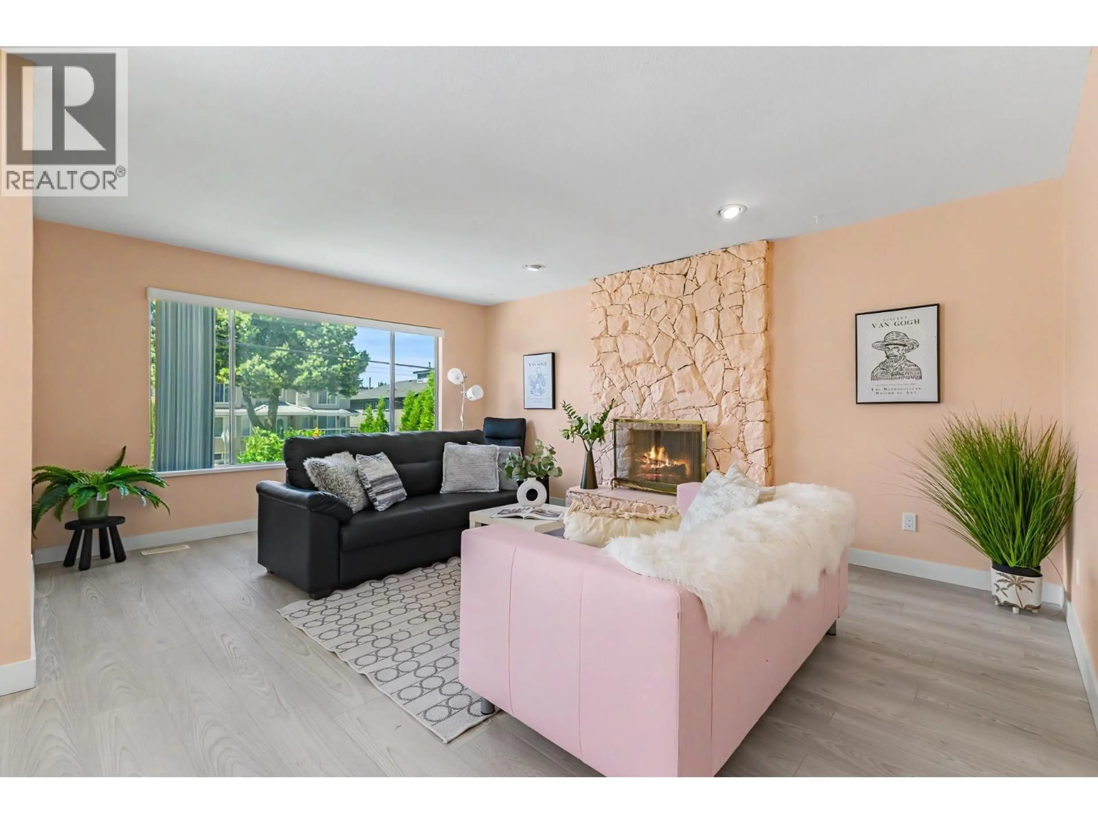Living room with furniture, unknown for 7622 17TH AVENUE, Burnaby British Columbia V3N1L7