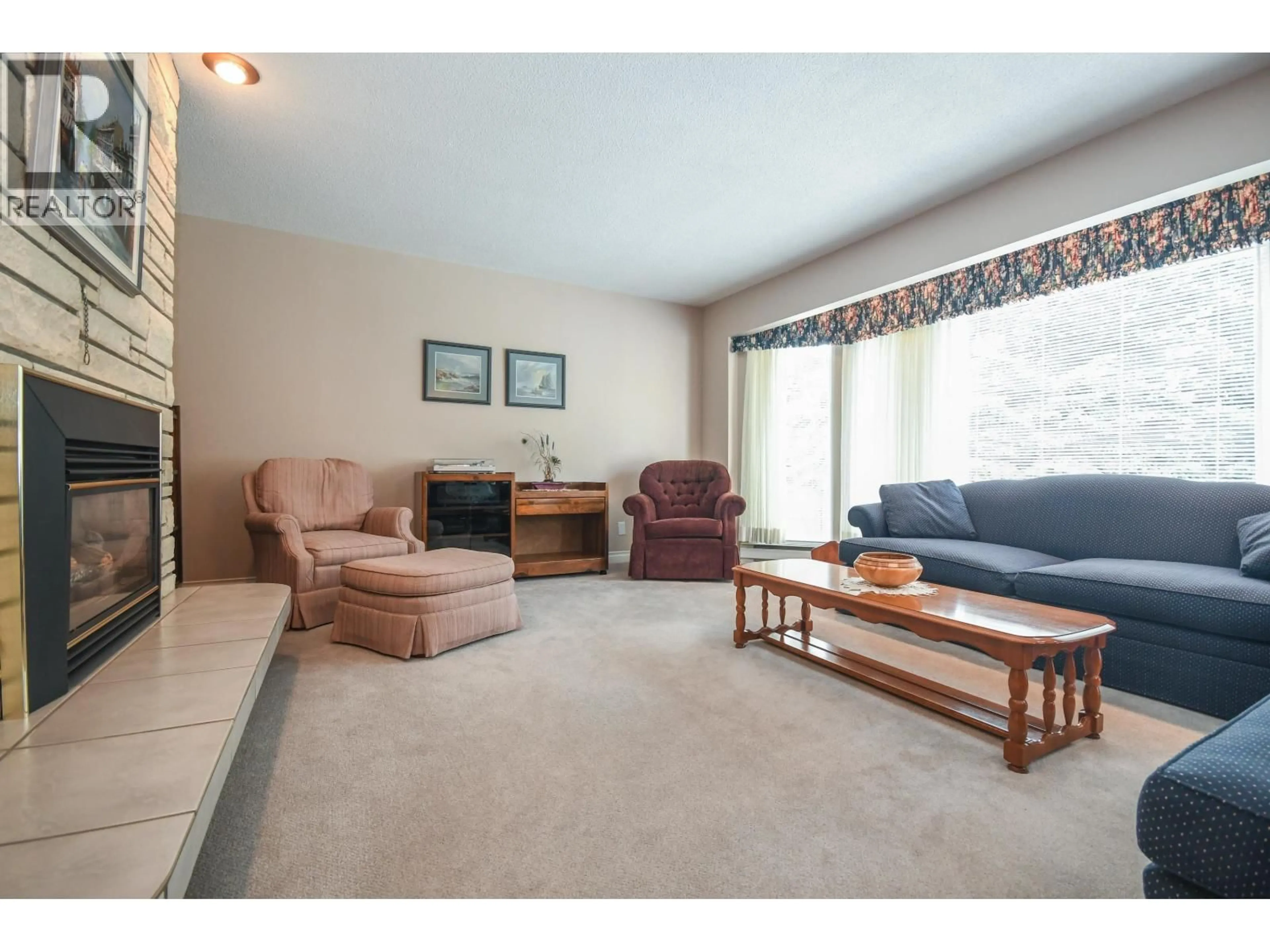Living room with furniture, unknown for 2746 FAIRVIEW CRESCENT, Prince George British Columbia V2N1G5