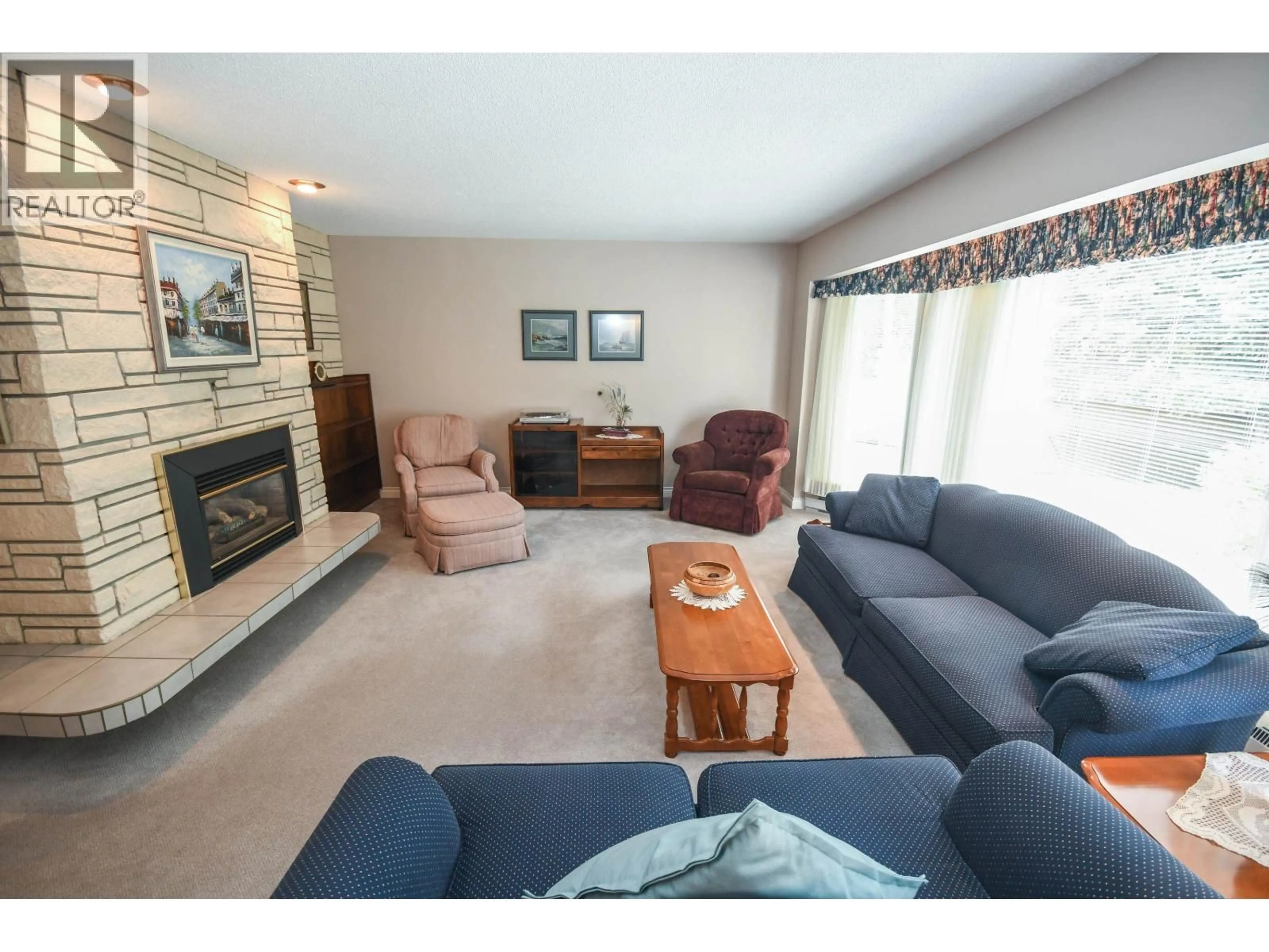 Living room with furniture, unknown for 2746 FAIRVIEW CRESCENT, Prince George British Columbia V2N1G5