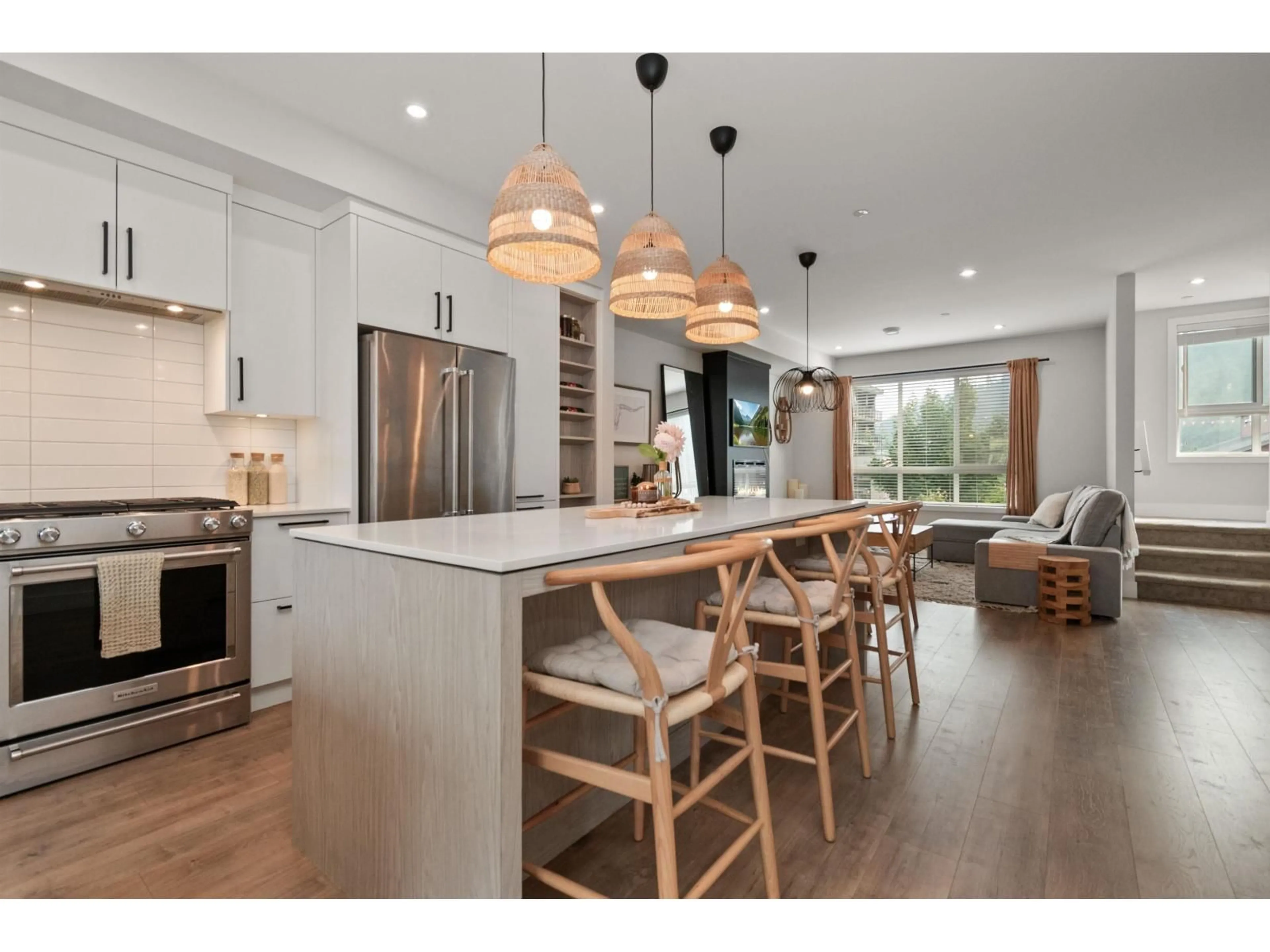 Open concept kitchen, wood/laminate floor for 41 - 45500 CAMPUS DRIVE, Chilliwack British Columbia V2R6E9