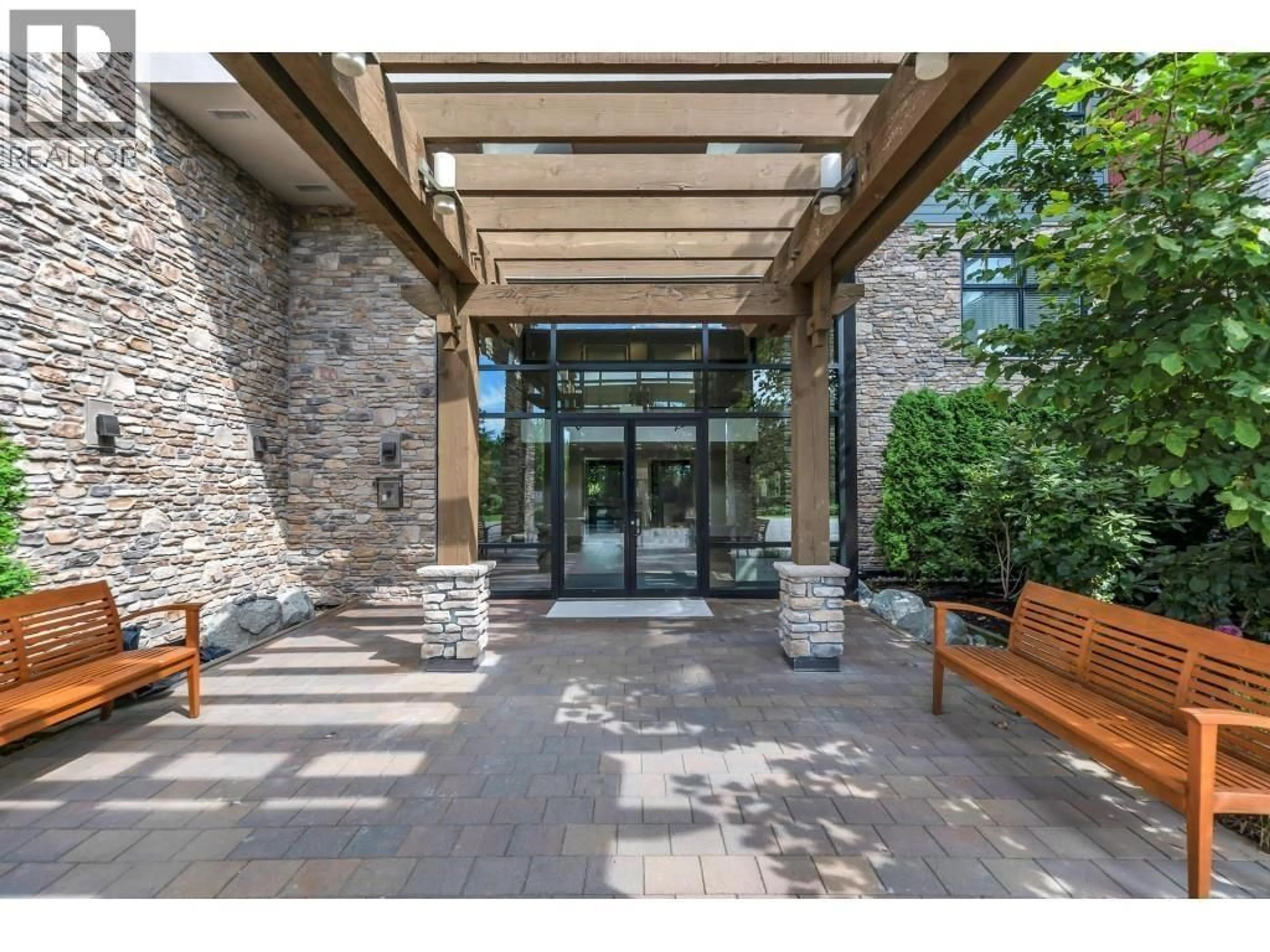 Indoor foyer for 210 - 5055 SPRINGS BOULEVARD, Tsawwassen British Columbia V4M0A5