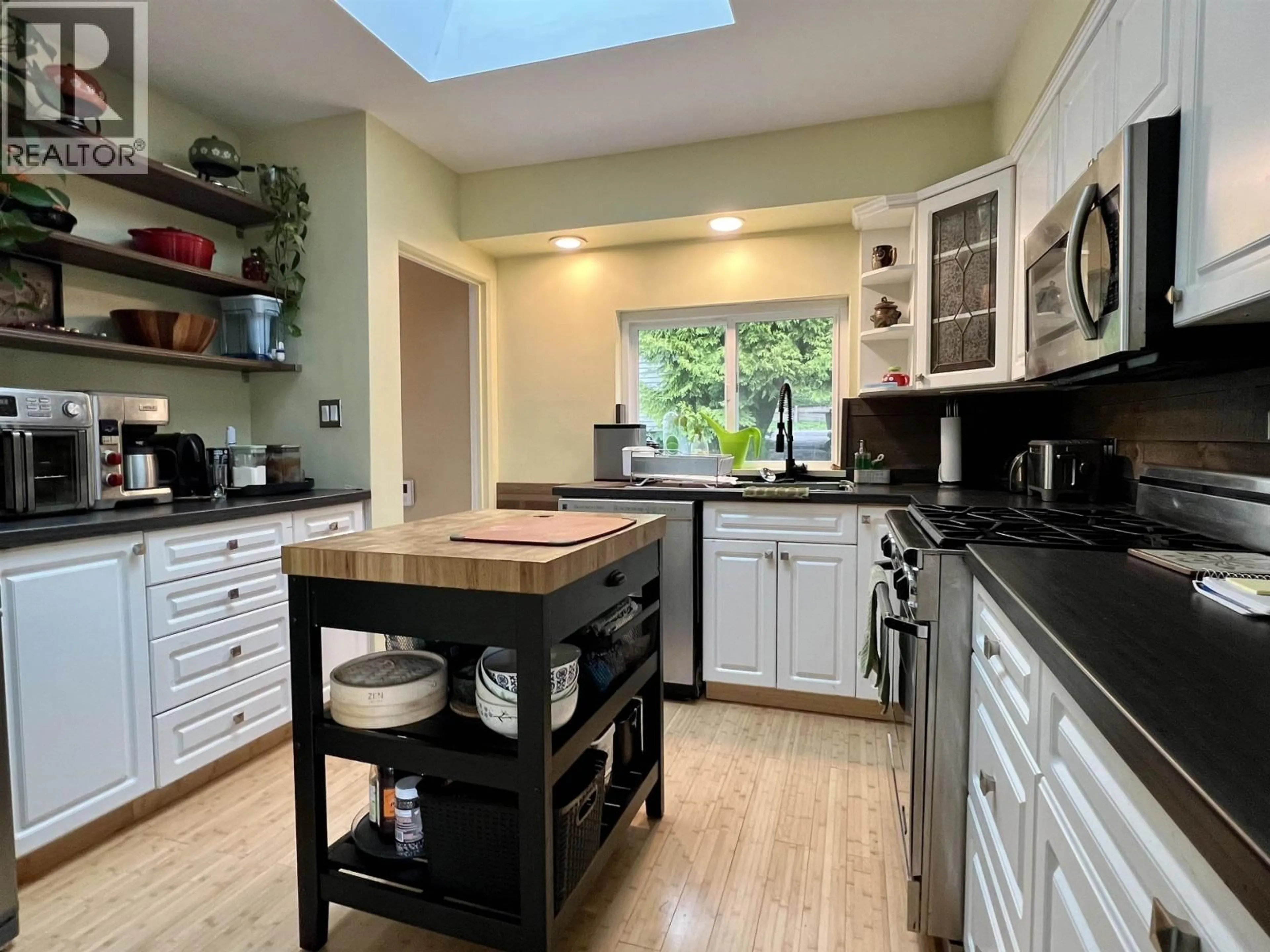 Unknown for 261 MONTGOMERY STREET, Coquitlam British Columbia V3K5E9