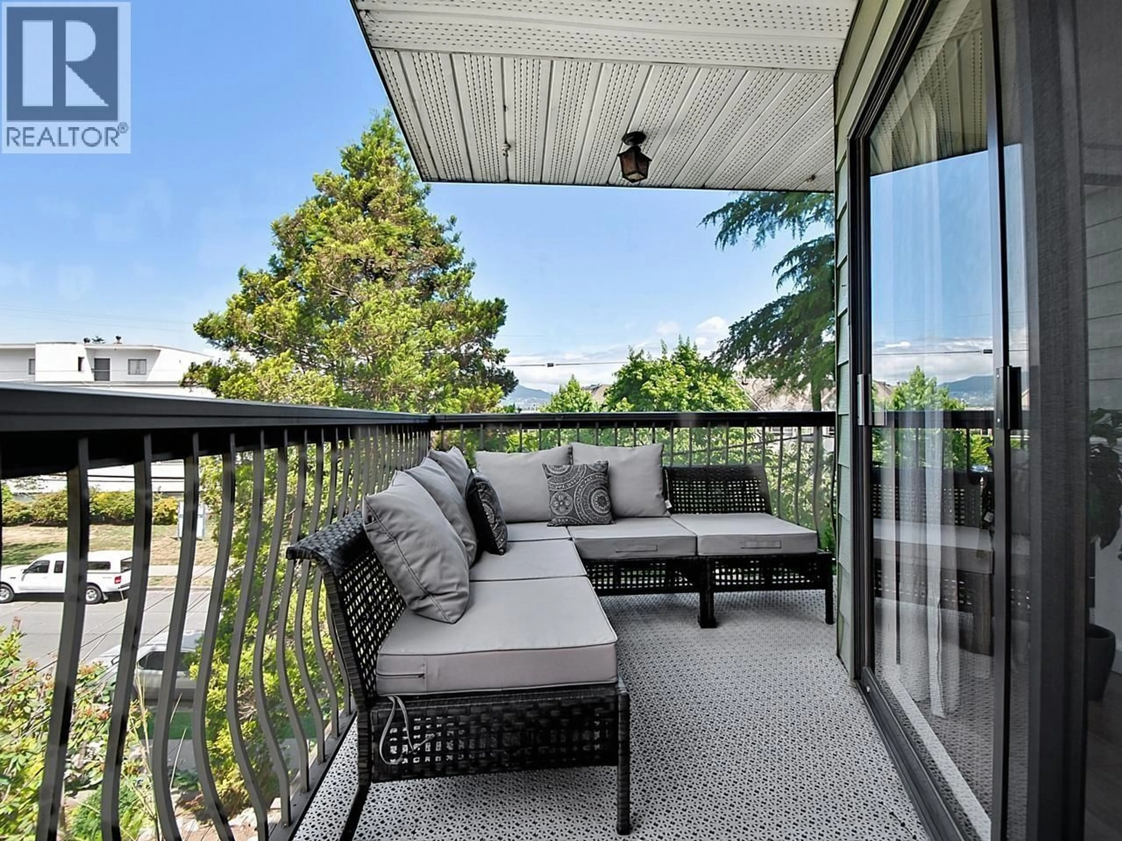 Patio, water/lake/river/ocean view for 330 - 1844 7TH AVENUE, Vancouver British Columbia V6J1S8