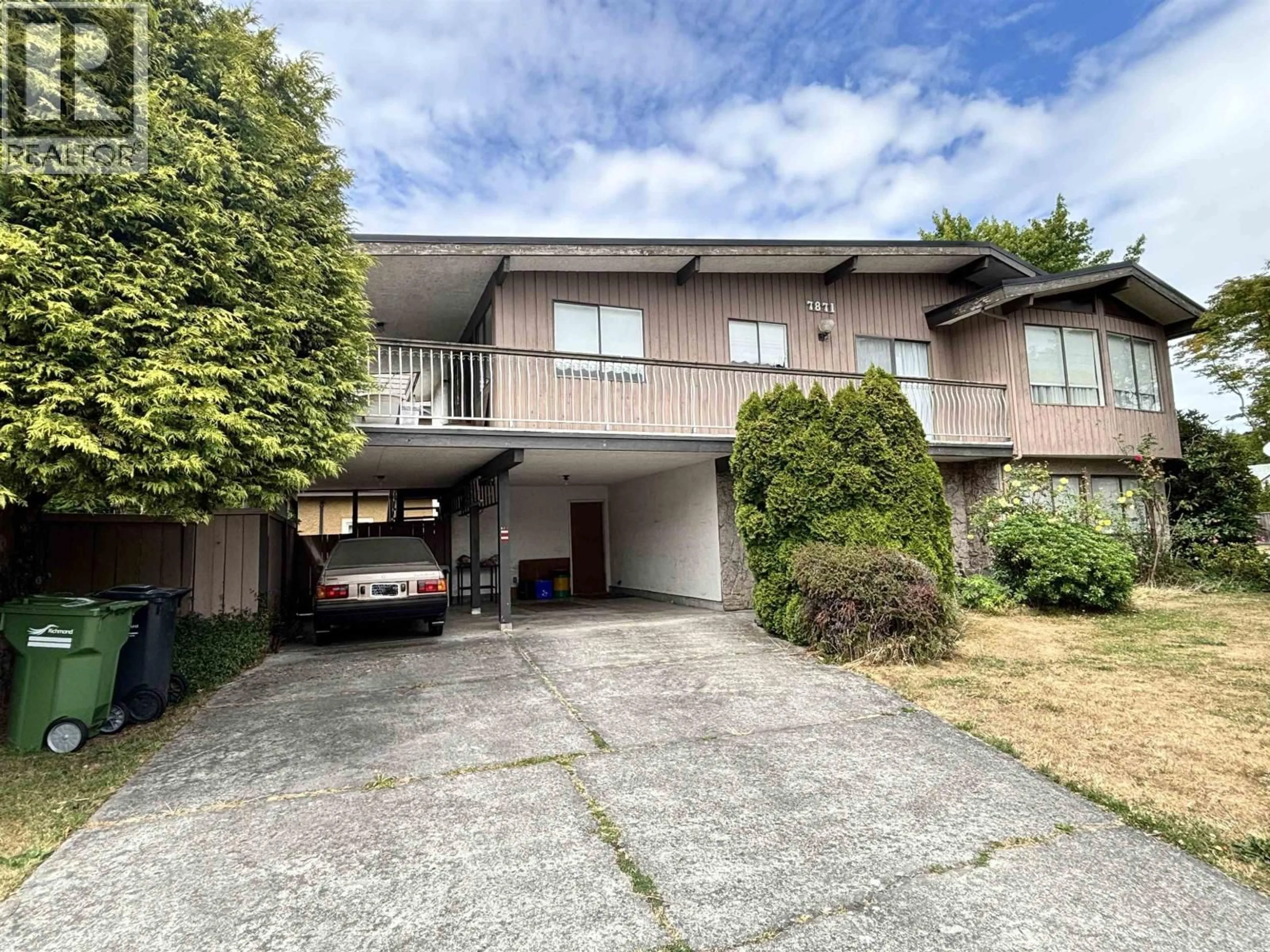 A pic from outside/outdoor area/front of a property/back of a property/a pic from drone, street for 7871 FROBISHER DRIVE, Richmond British Columbia V7C4N6