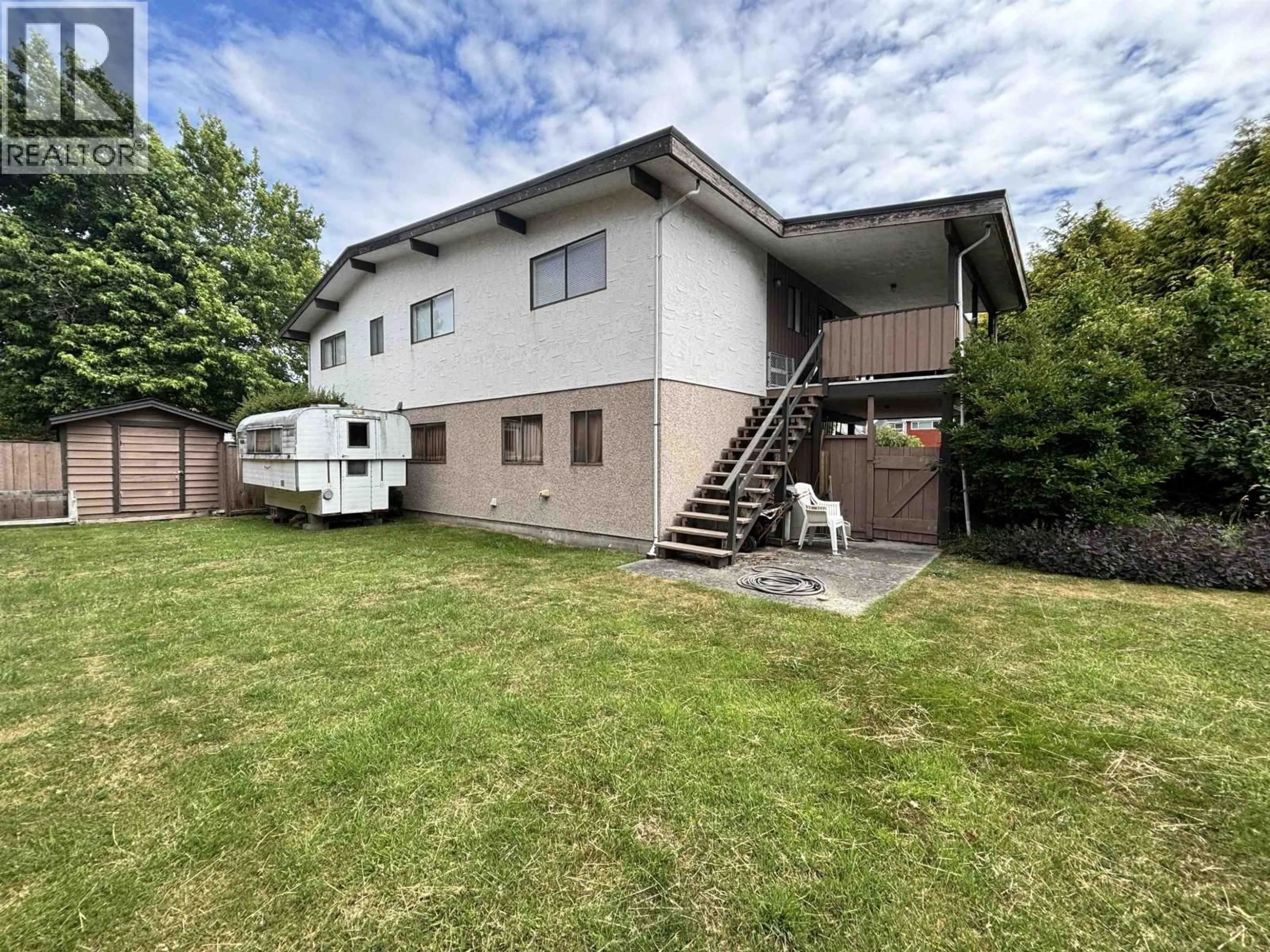 A pic from outside/outdoor area/front of a property/back of a property/a pic from drone, unknown for 7871 FROBISHER DRIVE, Richmond British Columbia V7C4N6