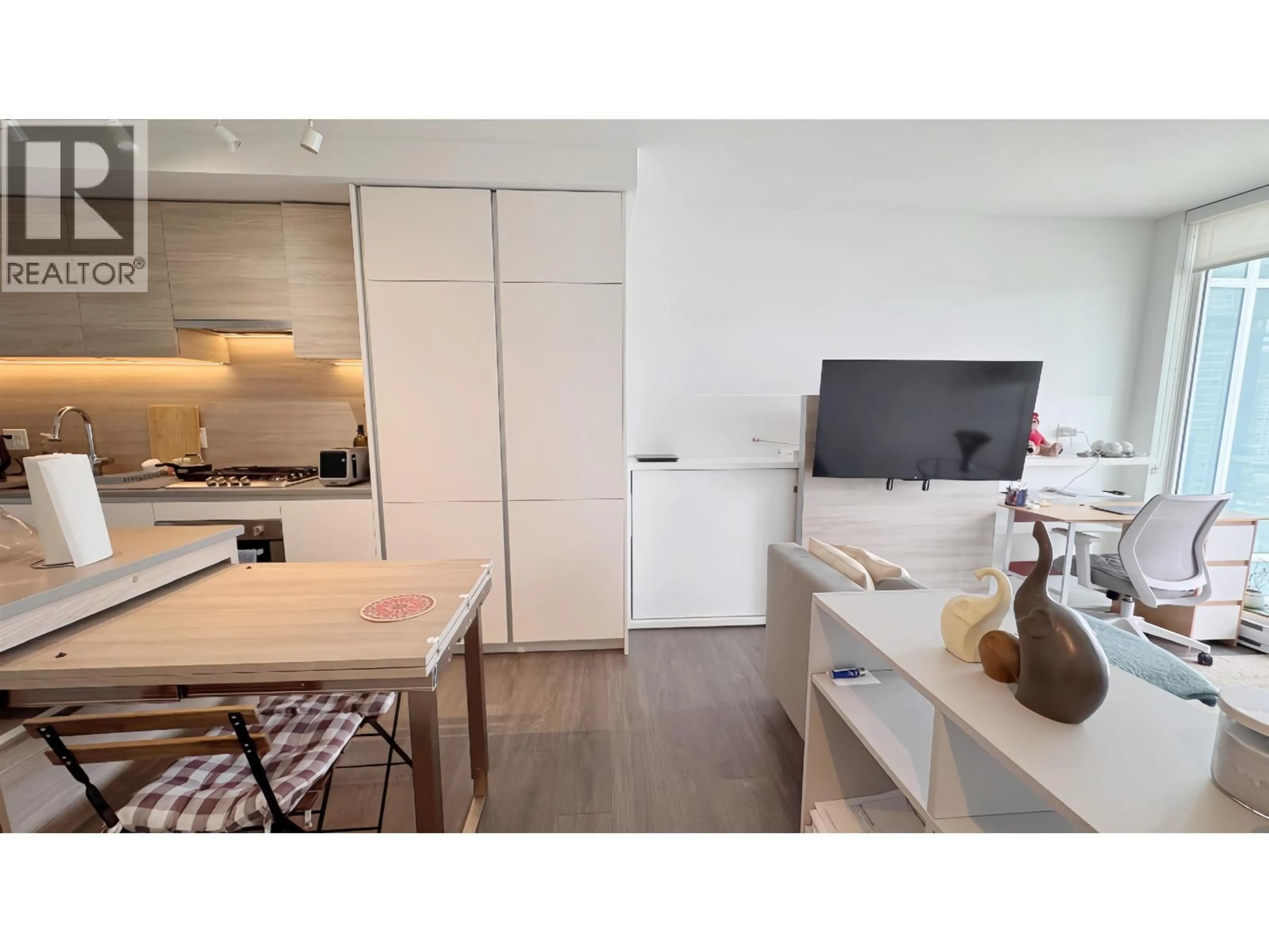 Open concept kitchen, wood/laminate floor for 2408 - 652 WHITING WAY, Coquitlam British Columbia V3J0K3