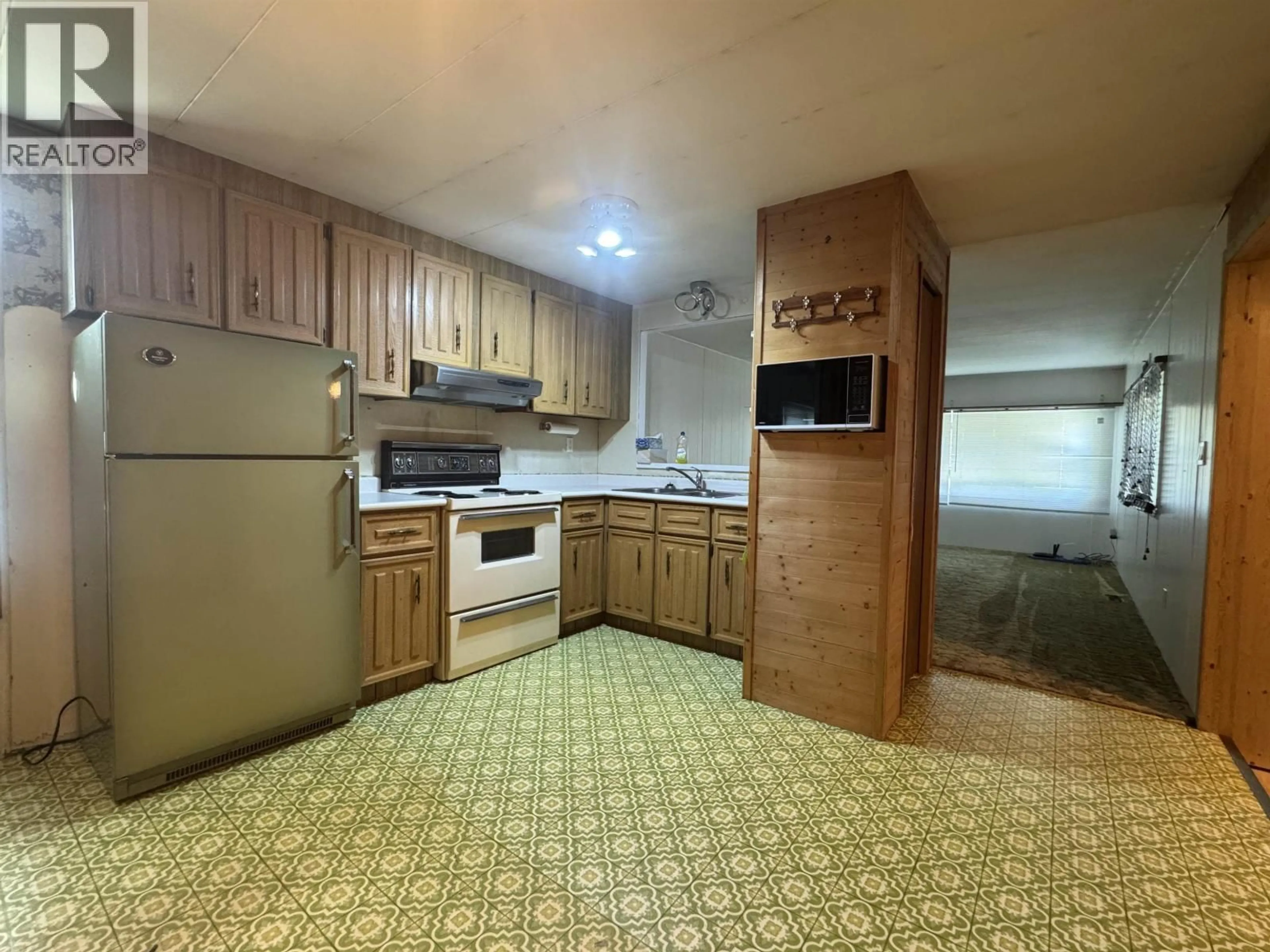 Standard kitchen, unknown for 9 - 2725 DUBOIS ROAD, Williams Lake British Columbia V2G5C1