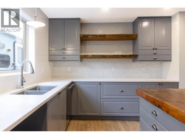 41281 MEADOW AVENUE, Squamish 5