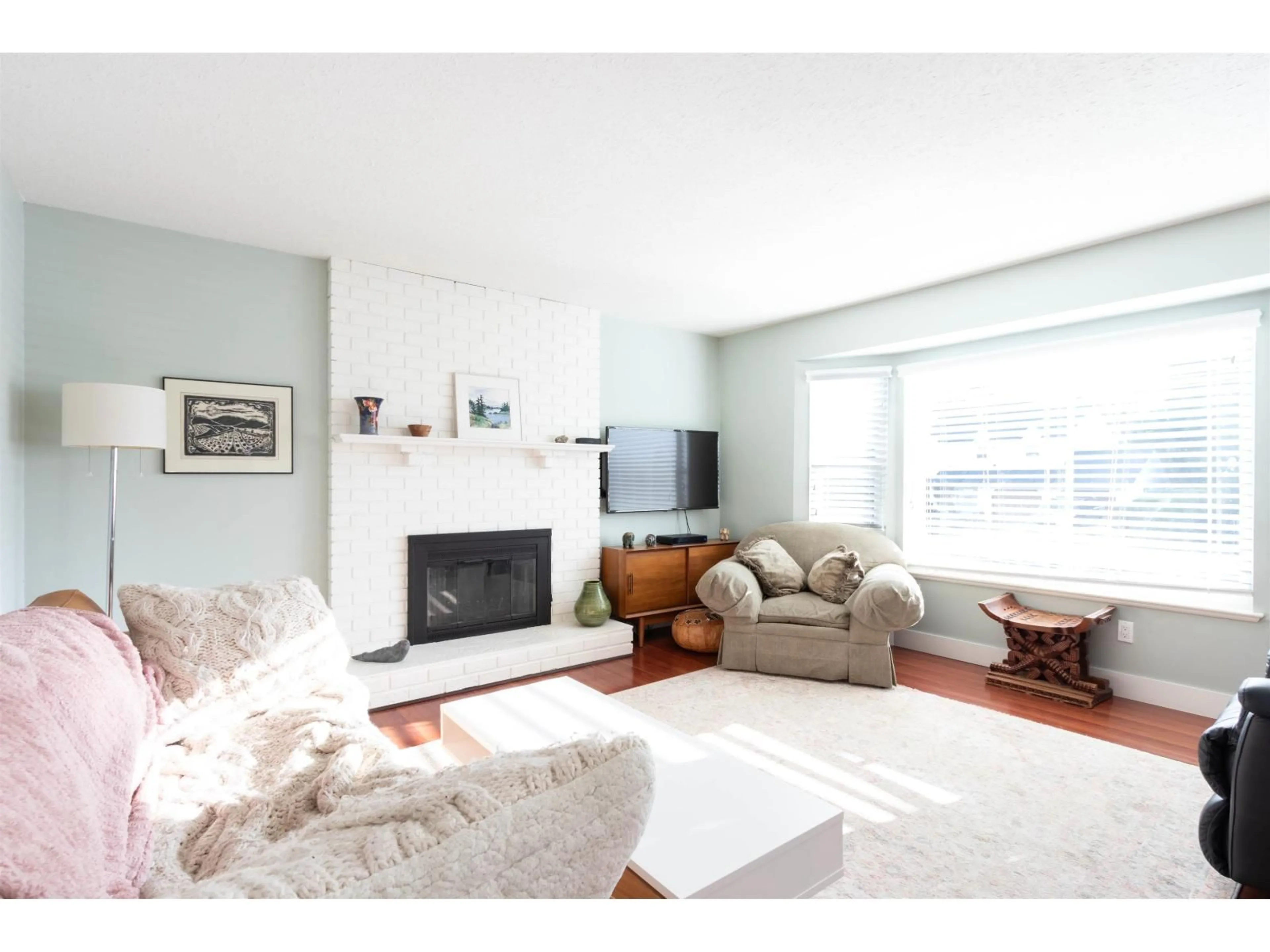 Living room with furniture, unknown for 9442 212B STREET, Langley British Columbia V1M1L8