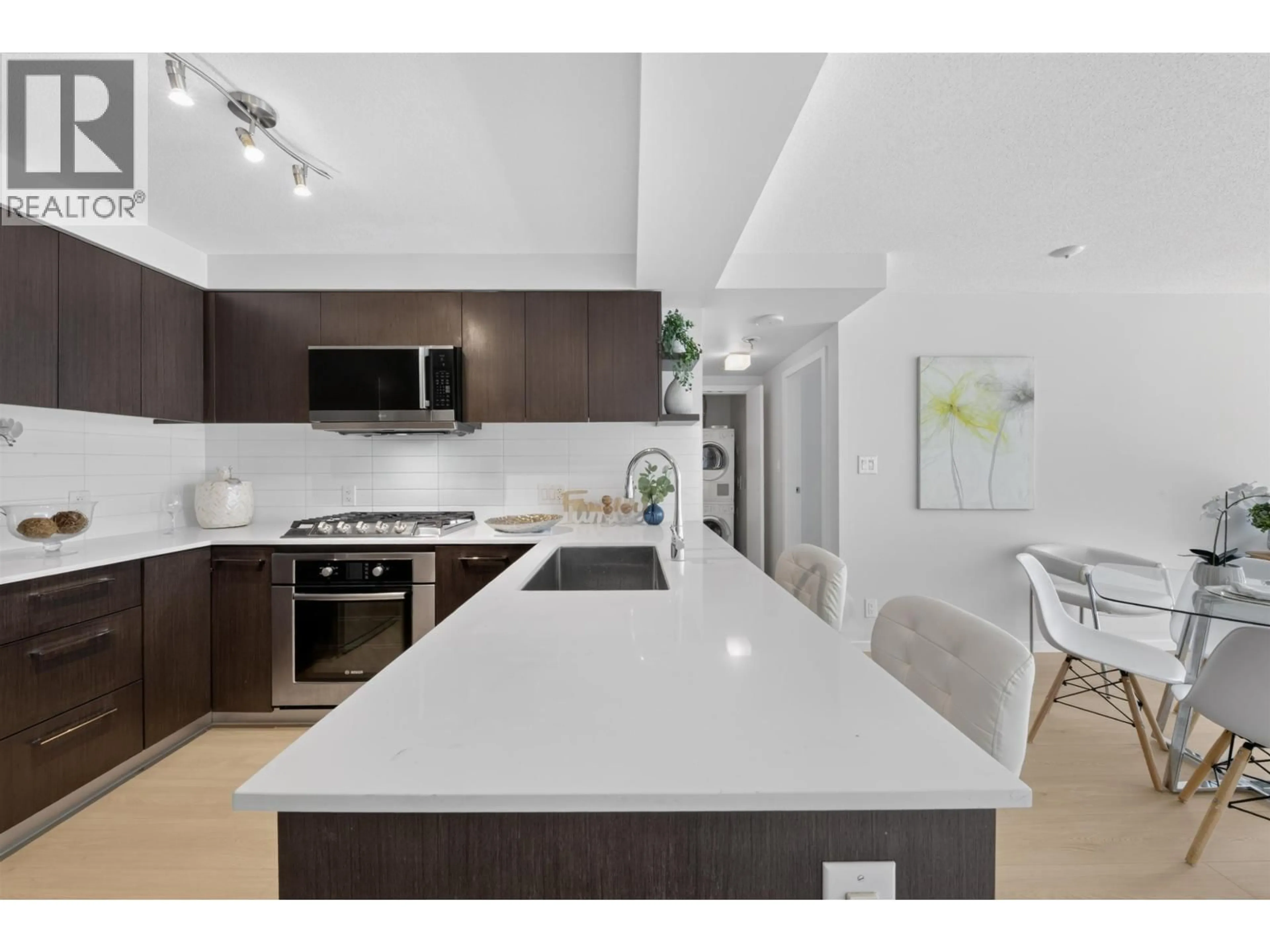 Open concept kitchen, ceramic/tile floor for 916 - 7988 ACKROYD ROAD, Richmond British Columbia V6X0K6
