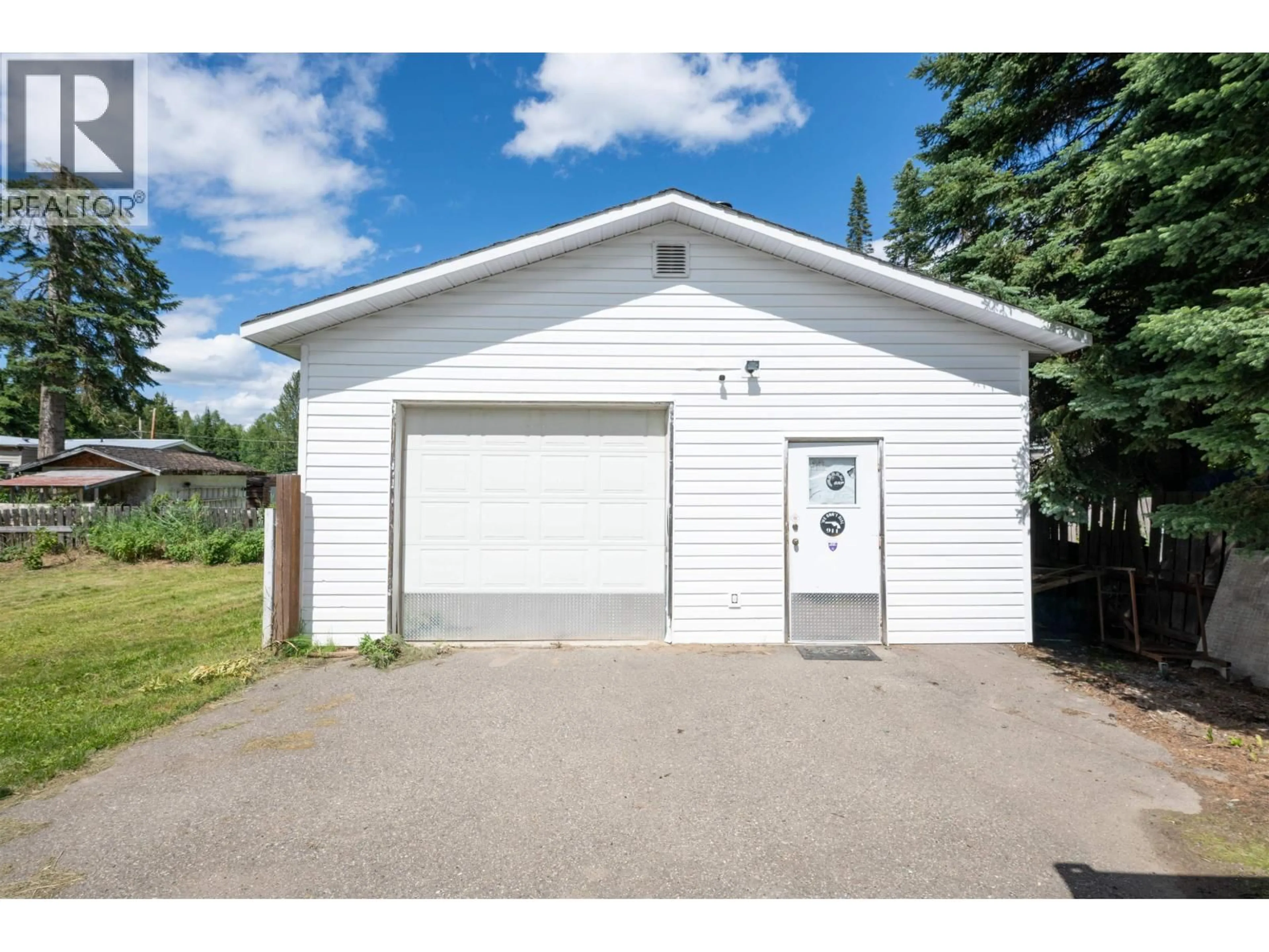 Indoor garage for 7167 KENNEDY CRESCENT, Prince George British Columbia V2K2P9