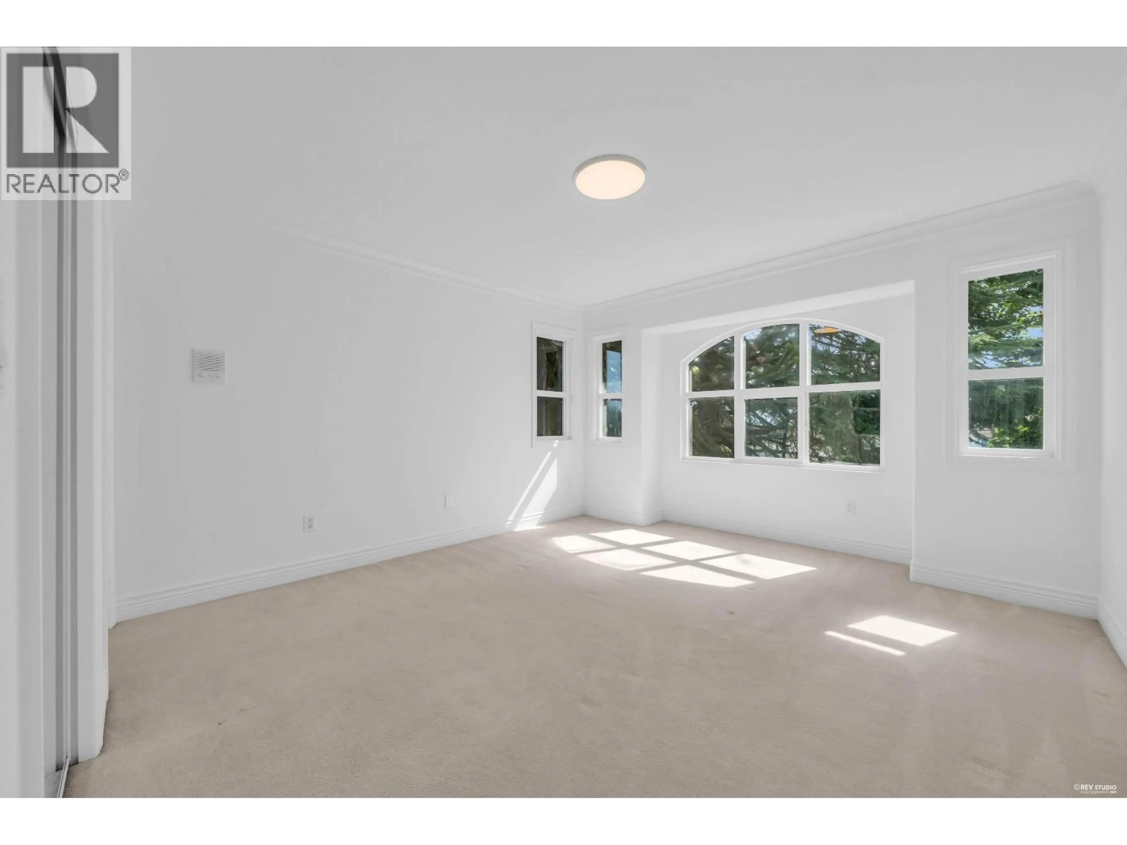 A pic of a room for 6091 SELMA AVENUE, Burnaby British Columbia V5H3R1