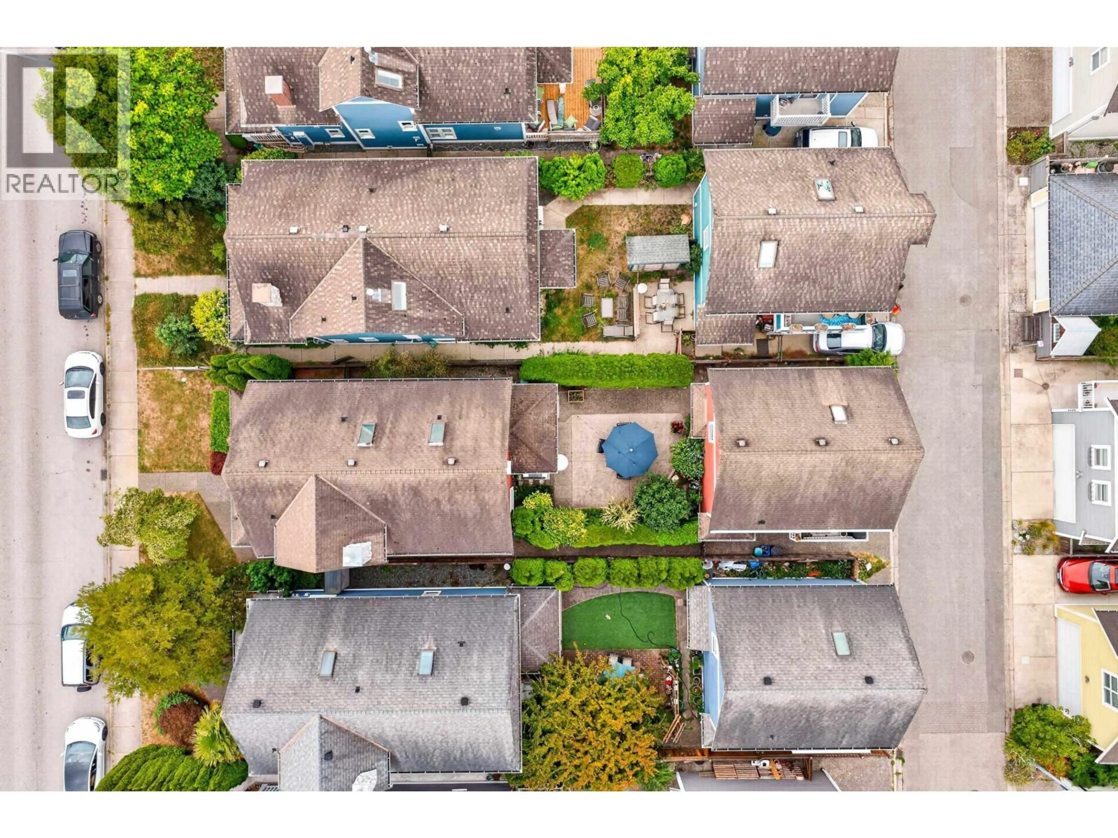 A pic from outside/outdoor area/front of a property/back of a property/a pic from drone, street for 4827 47A AVENUE, Delta British Columbia V4K1T2