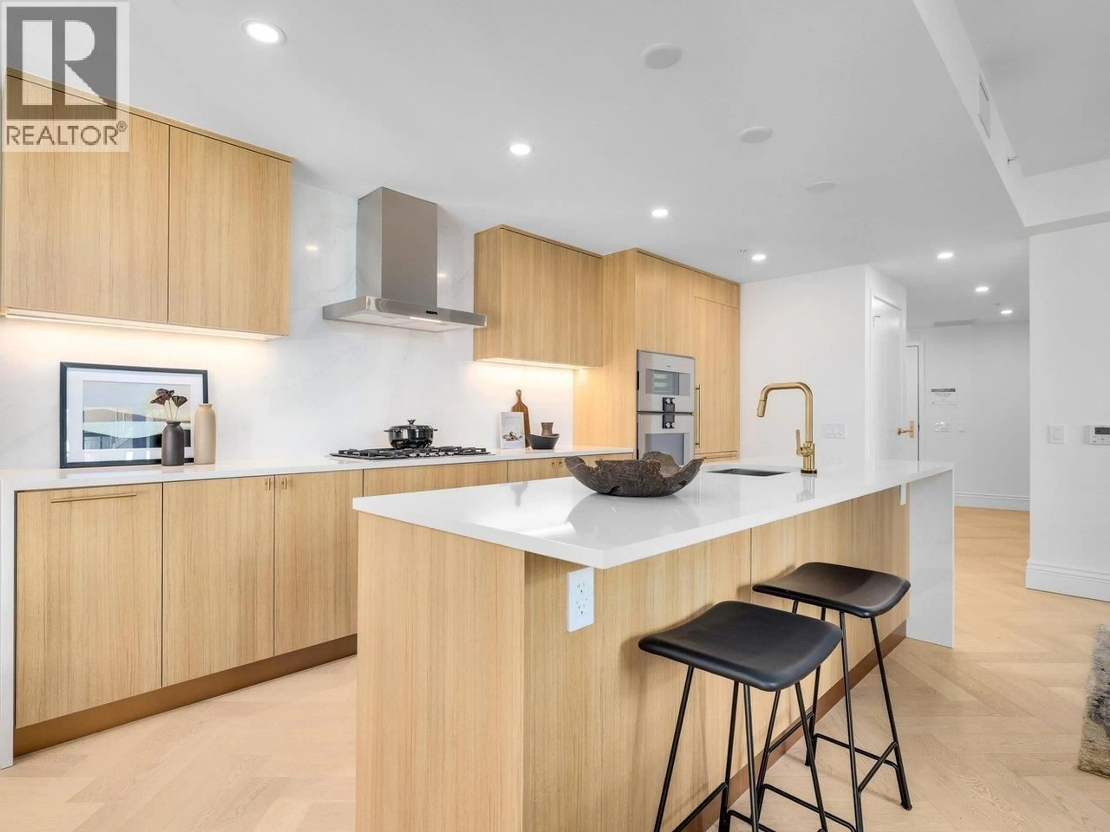 Contemporary kitchen, unknown for 203 - 2096 47TH AVENUE, Vancouver British Columbia V6M0E5