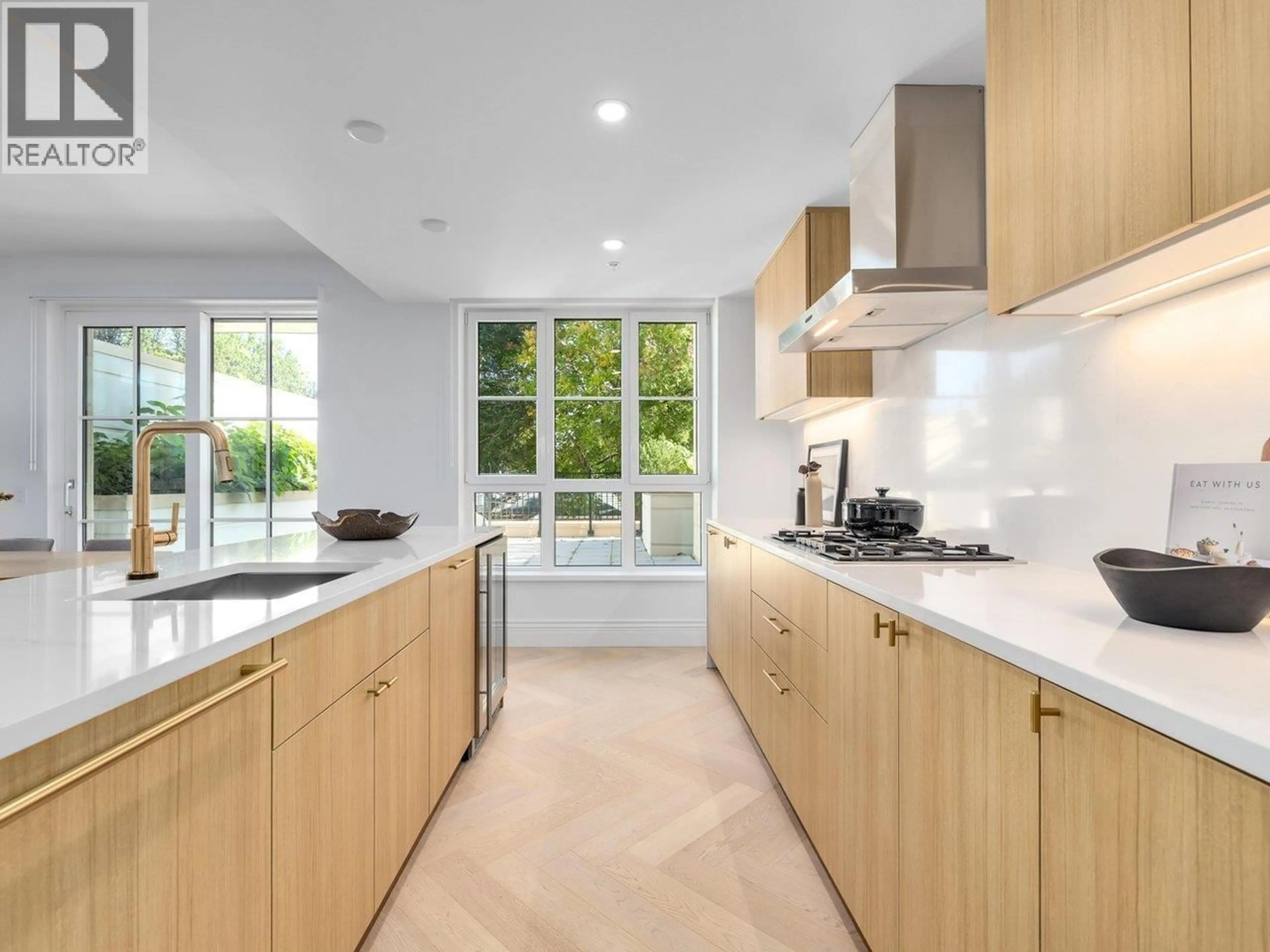 Contemporary kitchen, unknown for 203 - 2096 47TH AVENUE, Vancouver British Columbia V6M0E5