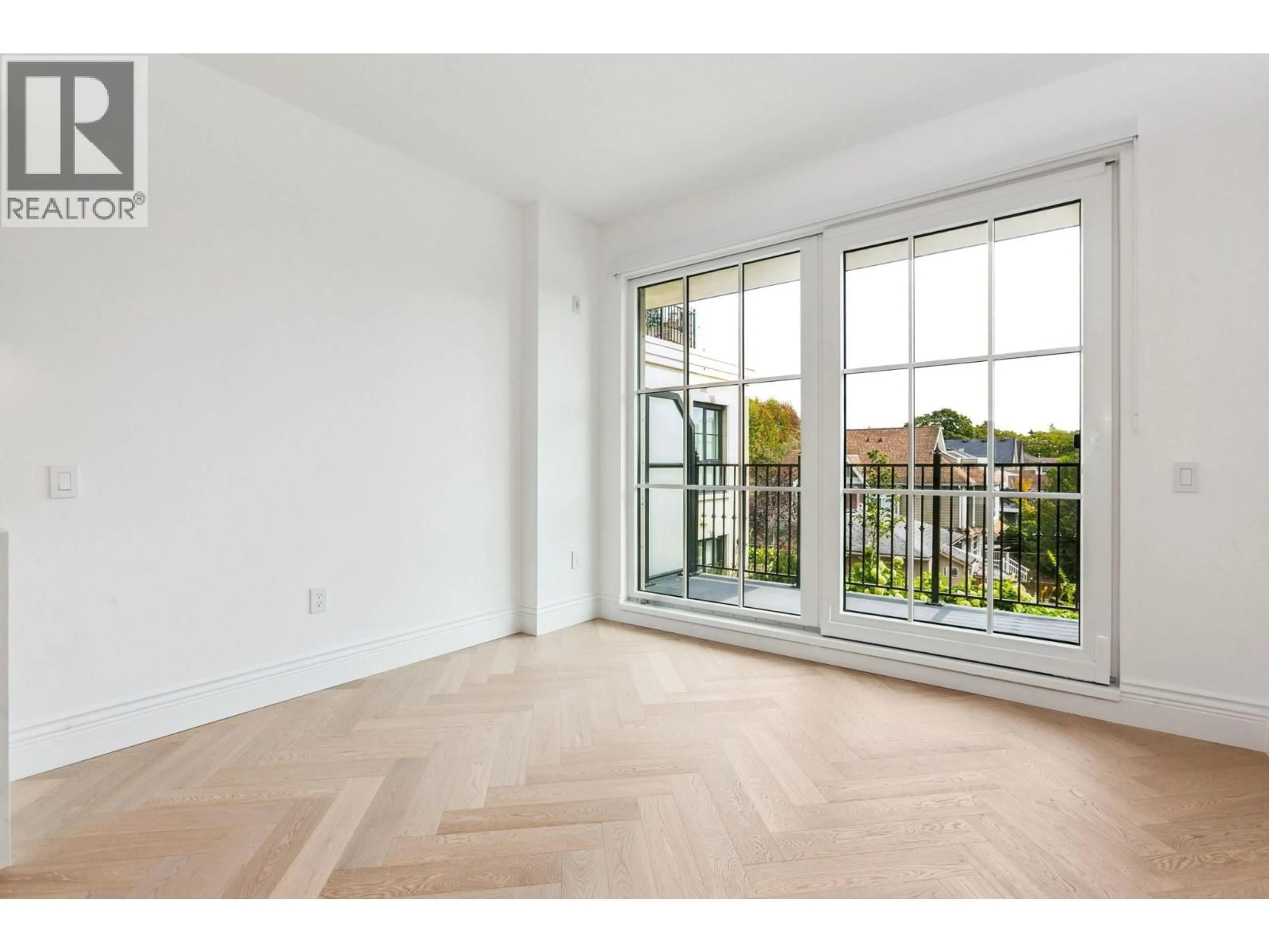 A pic of a room for 303 - 2096 47TH AVENUE, Vancouver British Columbia V6M0E5