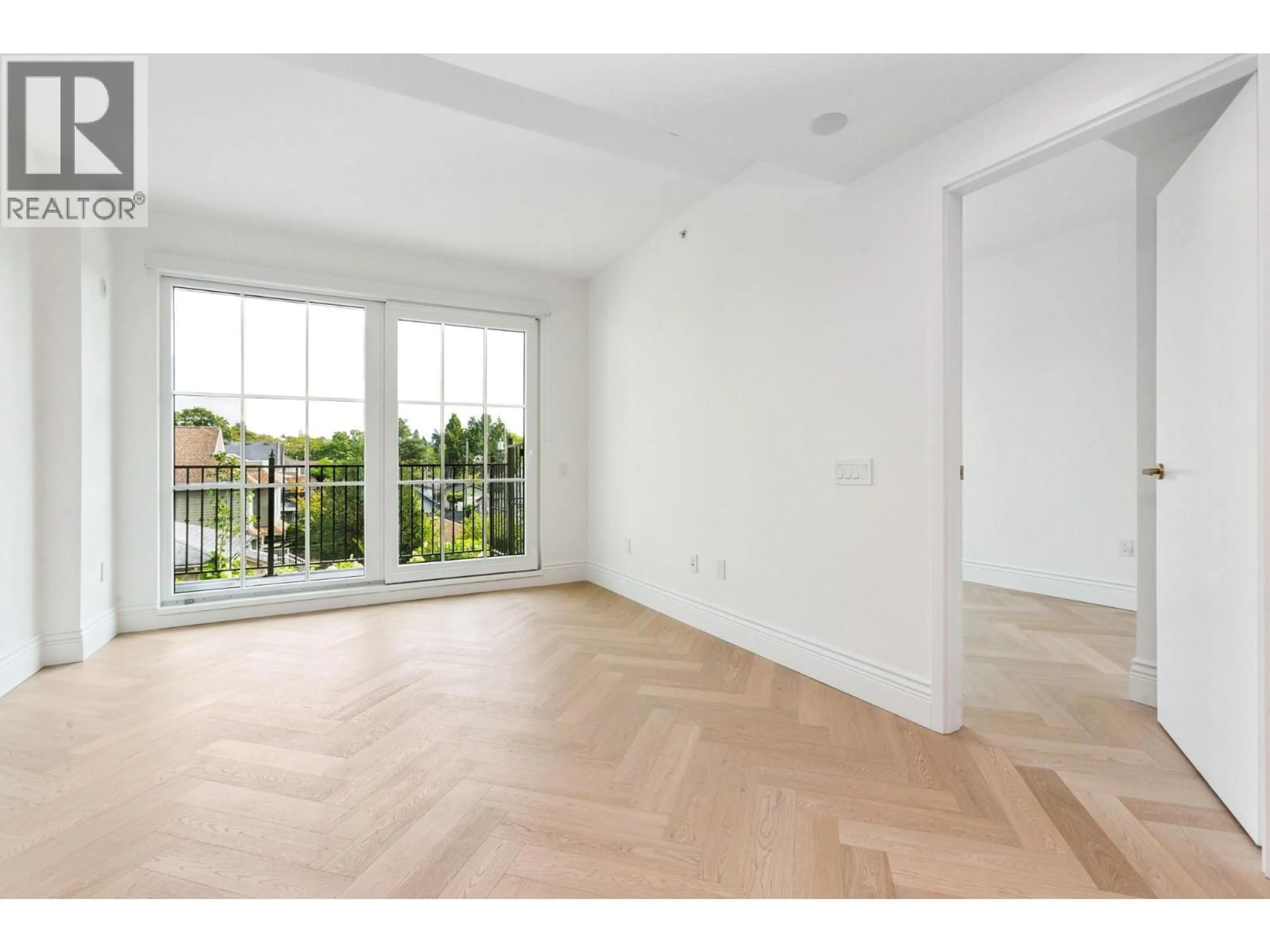A pic of a room for 303 - 2096 47TH AVENUE, Vancouver British Columbia V6M0E5