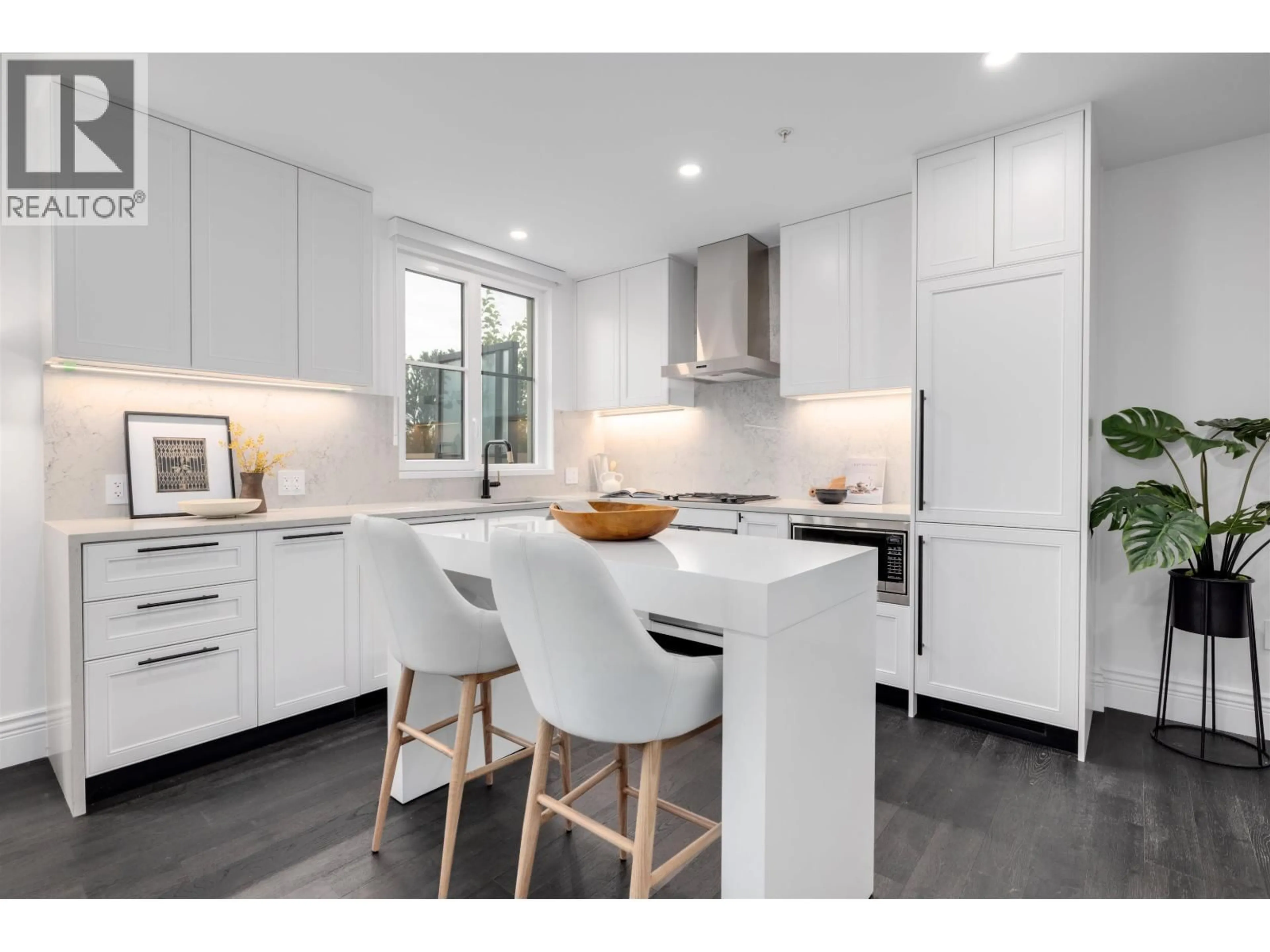 Contemporary kitchen, unknown for 404 - 2096 47TH AVENUE, Vancouver British Columbia V6M0E5