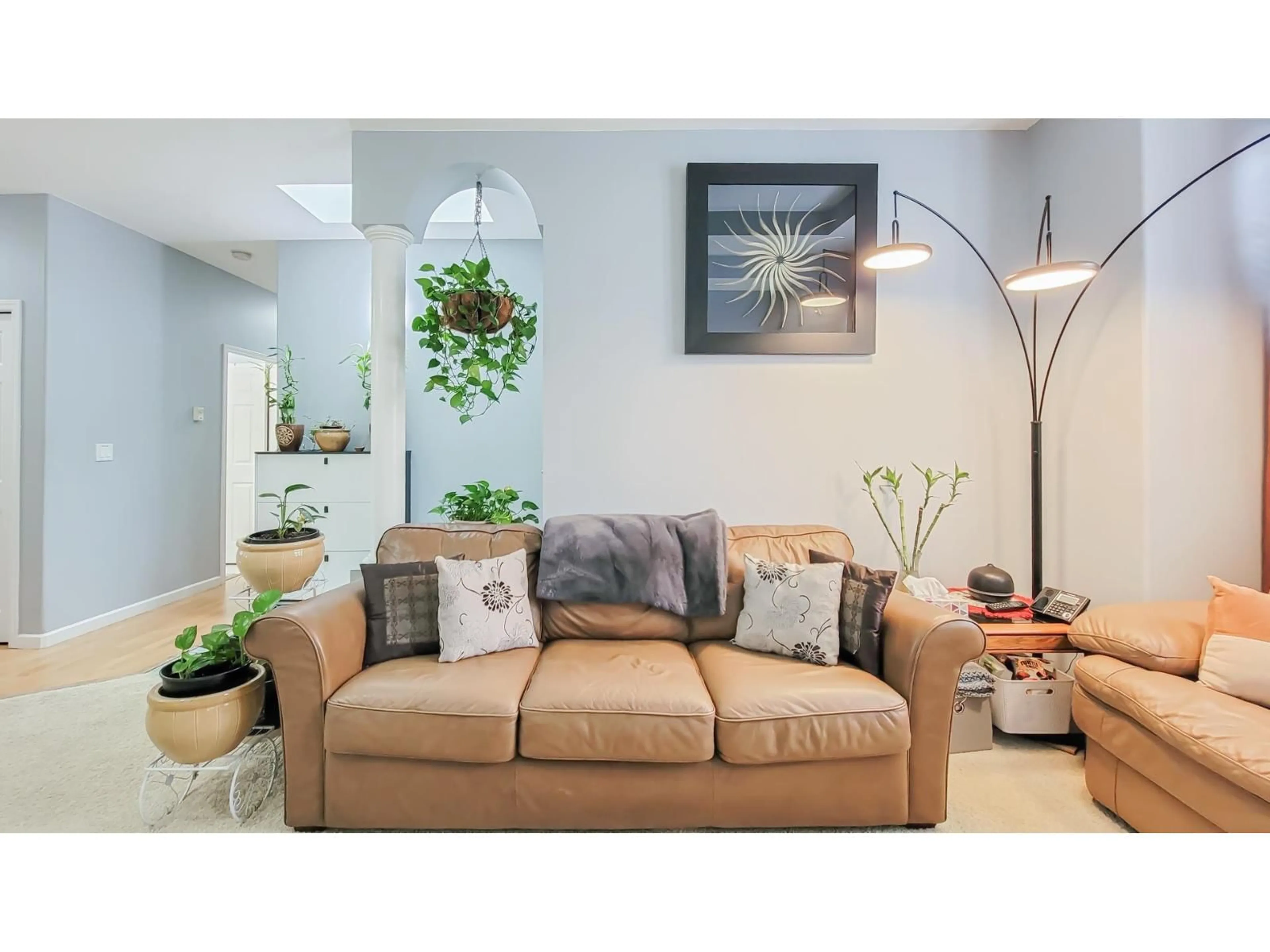 Living room with furniture, unknown for 19 - 15677 24 AVENUE, Surrey British Columbia V4A2J6