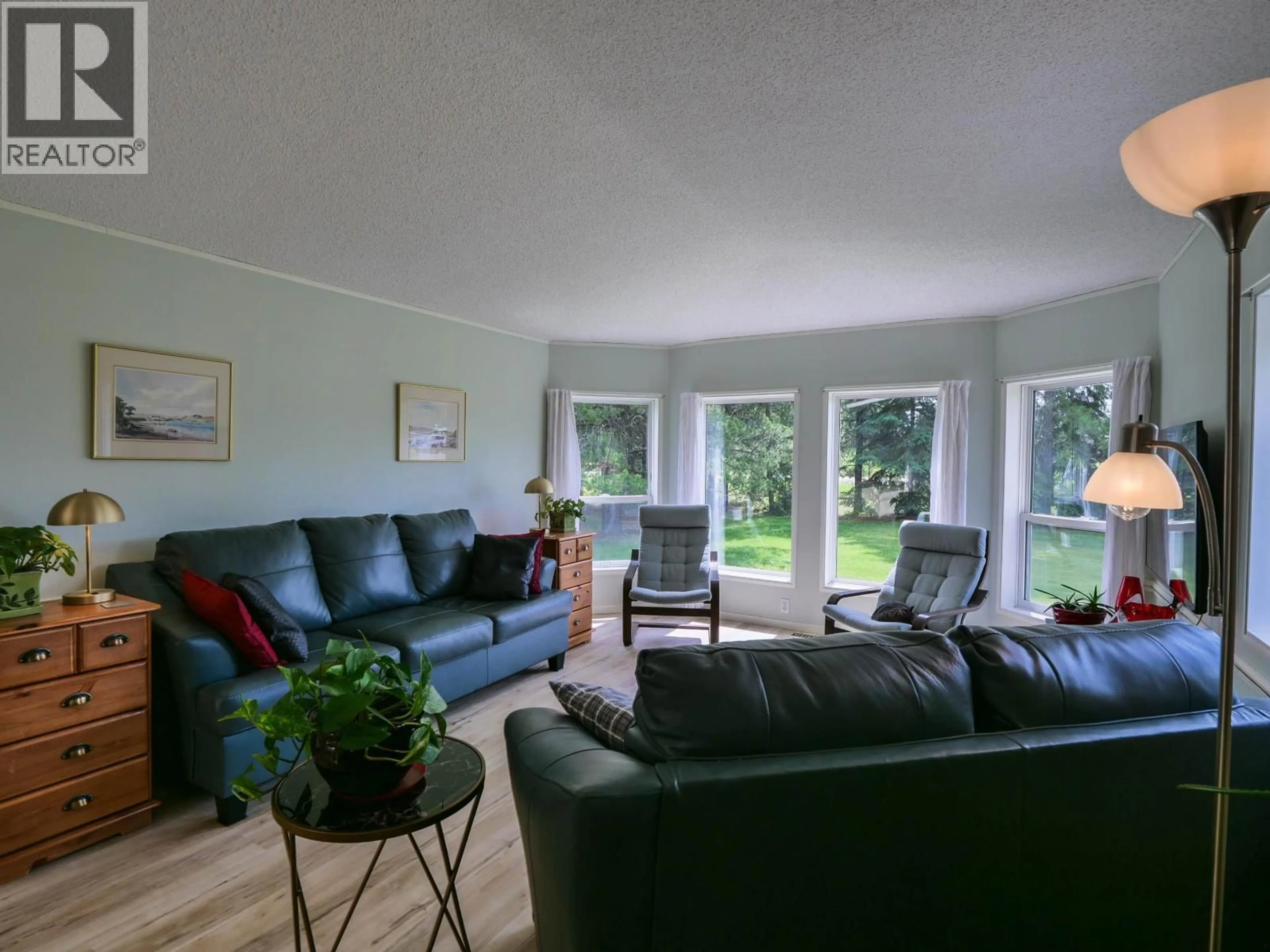 Living room with furniture, unknown for 823 BARKERVILLE HIGHWAY, Quesnel British Columbia V2J6S6