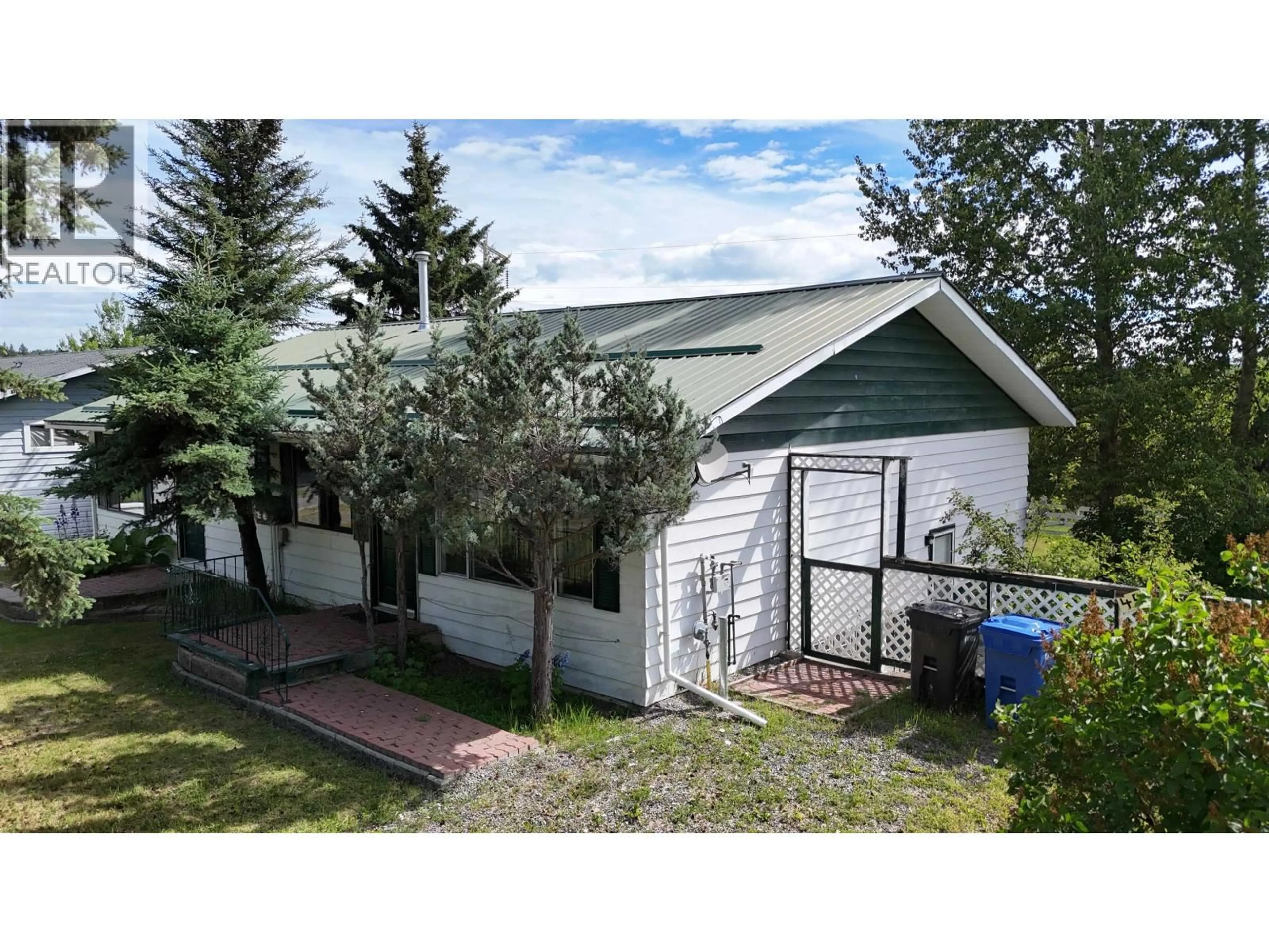 Shed for 459 EVERGREEN CRESCENT, 100 Mile House British Columbia V0K2E0